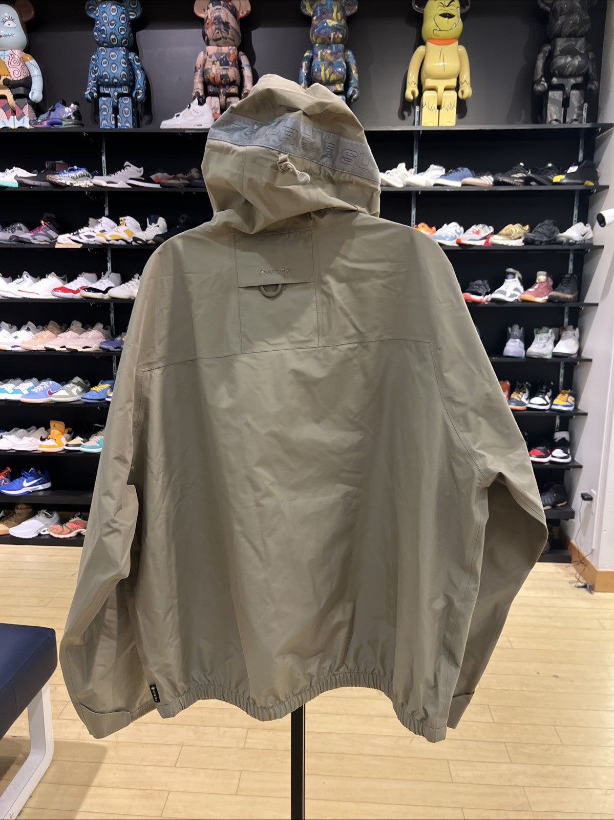 Supreme GORE-TEX Taped Seam Shell Jacket Tan Sz L