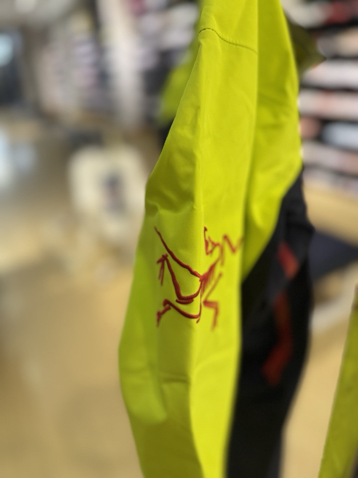 Arc’teryx Alpha SV Year Of The Dragon Jacket LNY 2024 Size Medium 