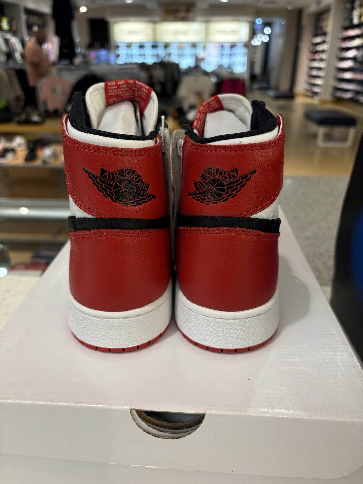 Air Jordan 1 Rebel XX Chicago Women’s Size 9