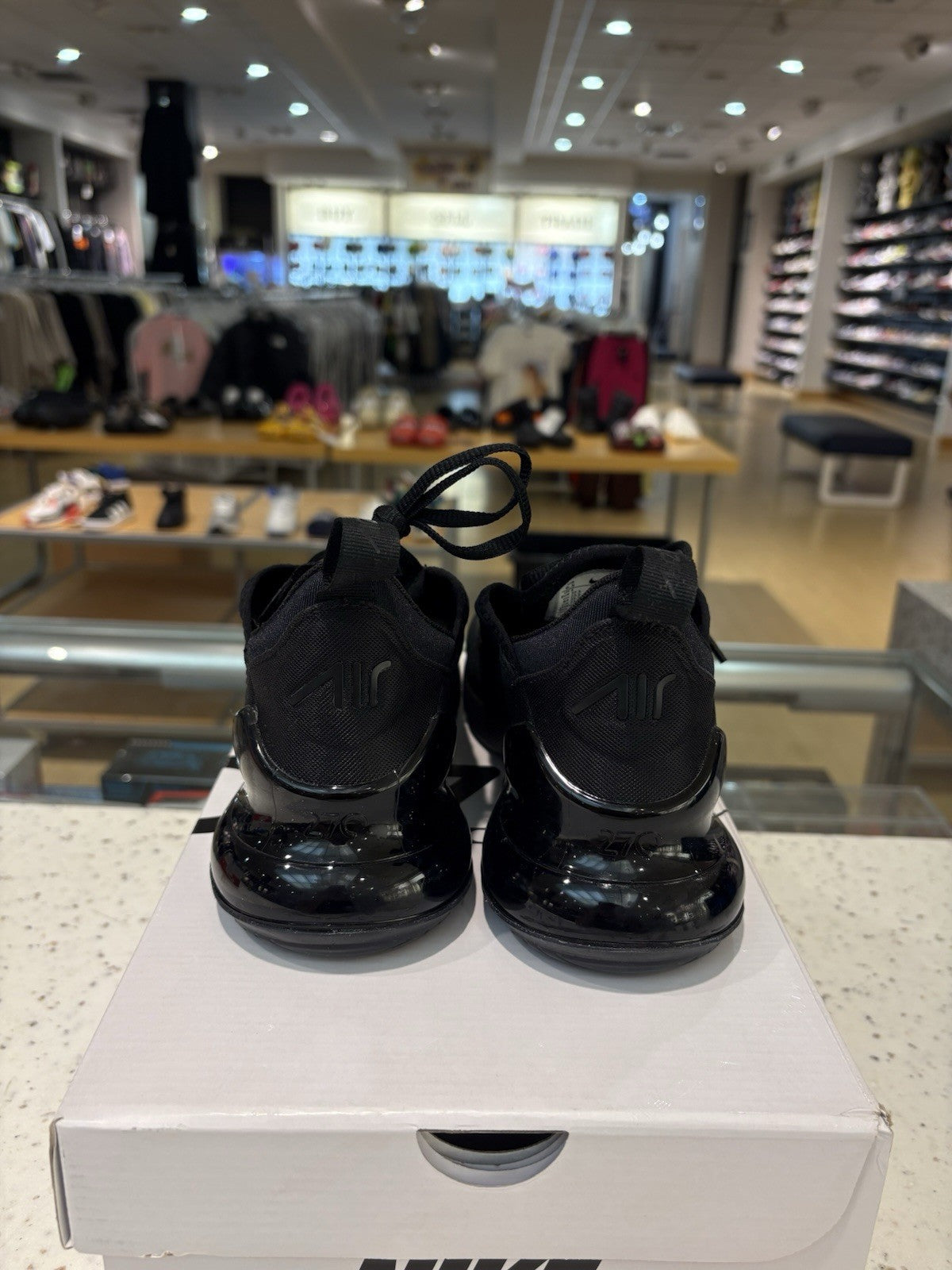 Nike Air Max 270 Low Triple Black Women’s Size 6.5