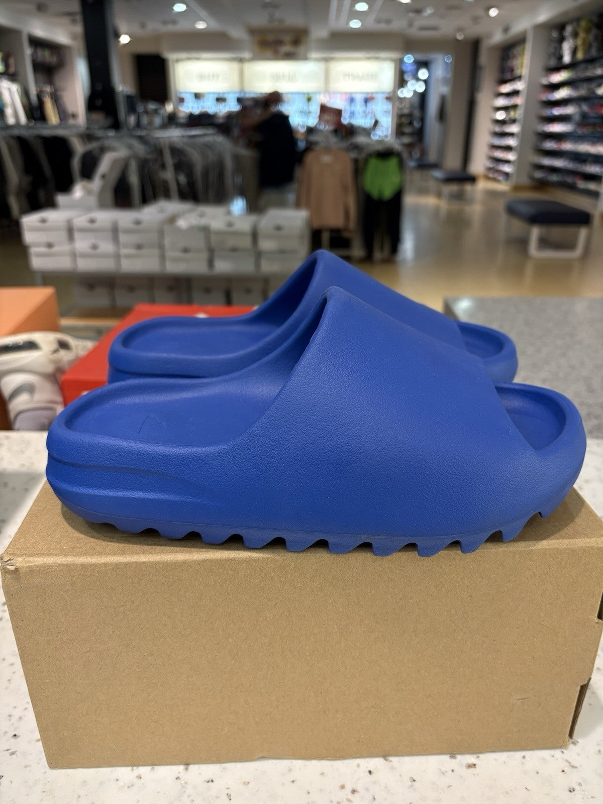 adidas Yeezy Slide Azure Size 6 DEFECT 