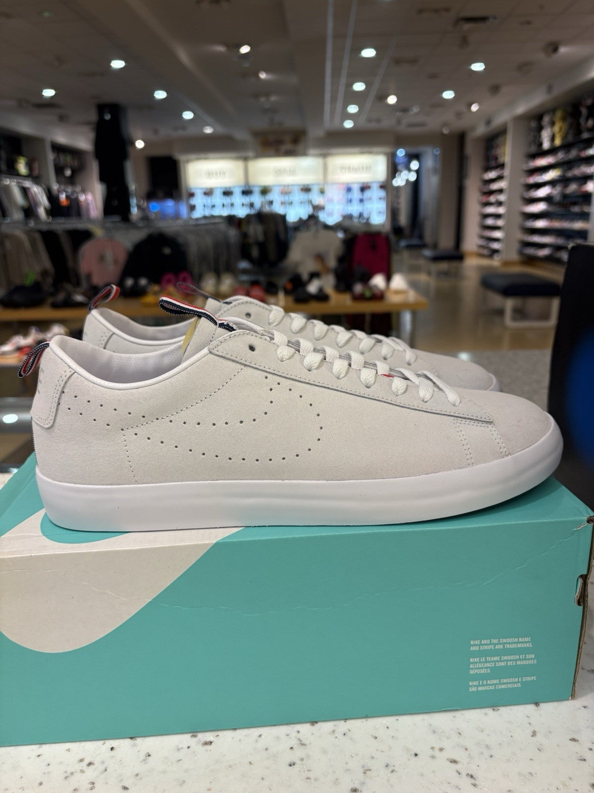 Nike SB Blazer Low Call Me 917 Summit White Size 12 DEFECT