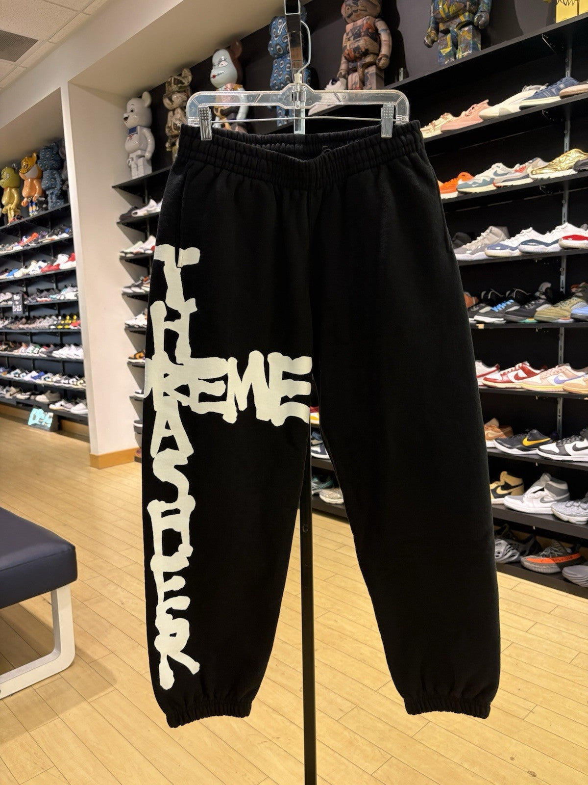 Supreme Thrasher Sweatpant Black Size M