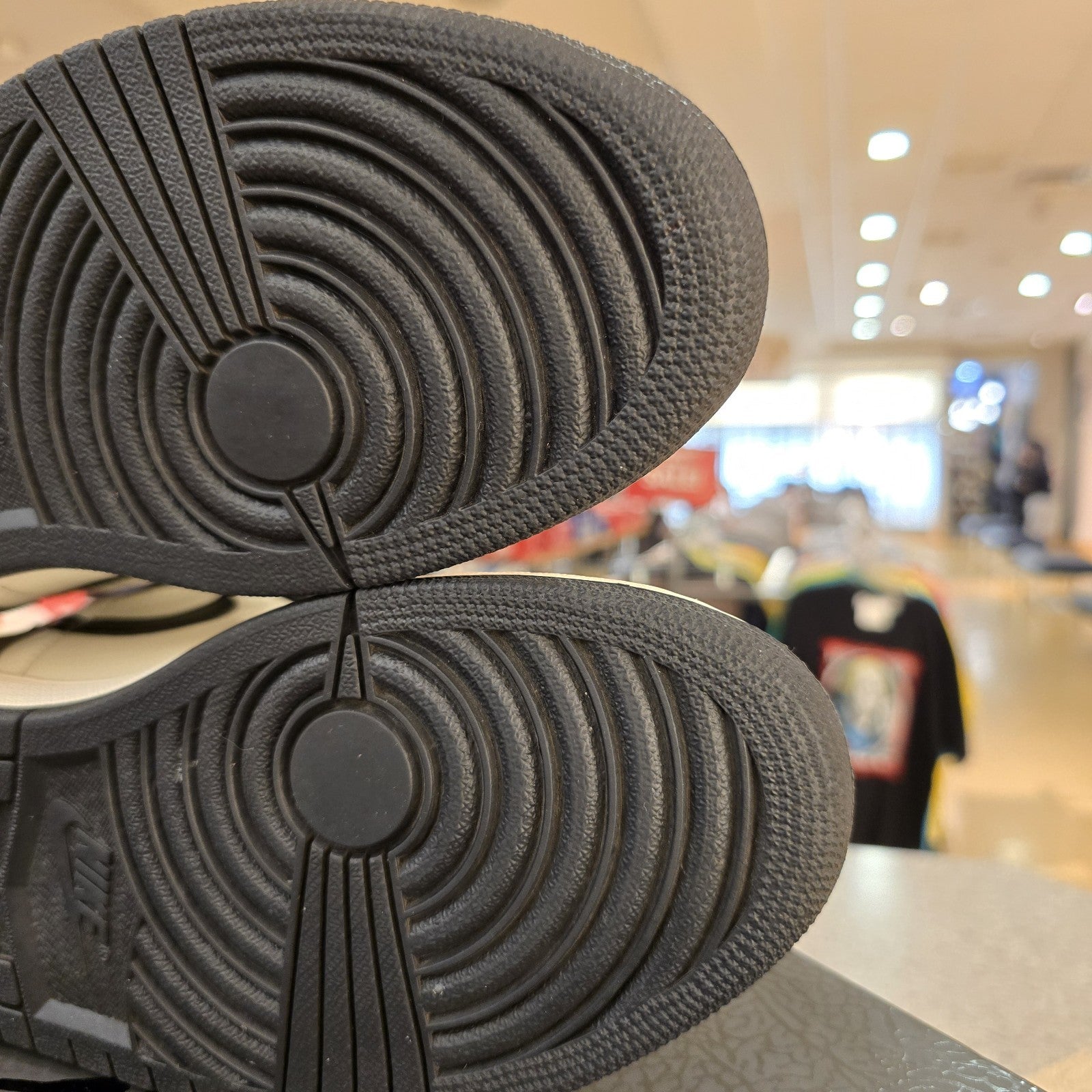 Size 9.5 - Jordan 1 Retro OG High Dark Mocha