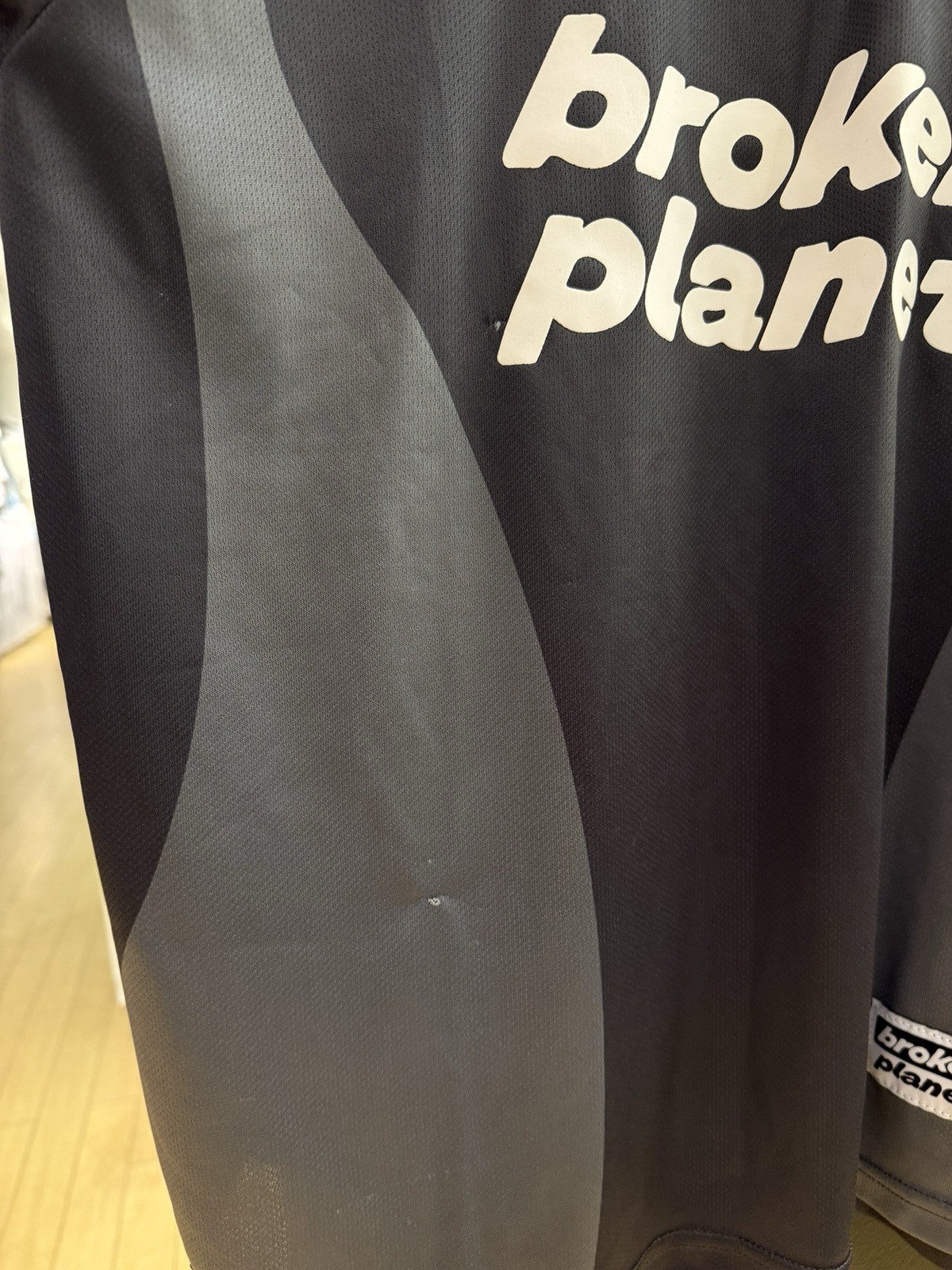 Broken Planet Market Football Long Sleeve Tee Black/Gray Sz M DEFECT