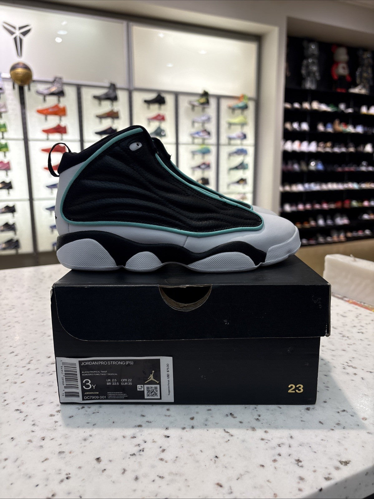 Jordan Pro Strong Black Tropical Twist PS Size 3Y DEFECT