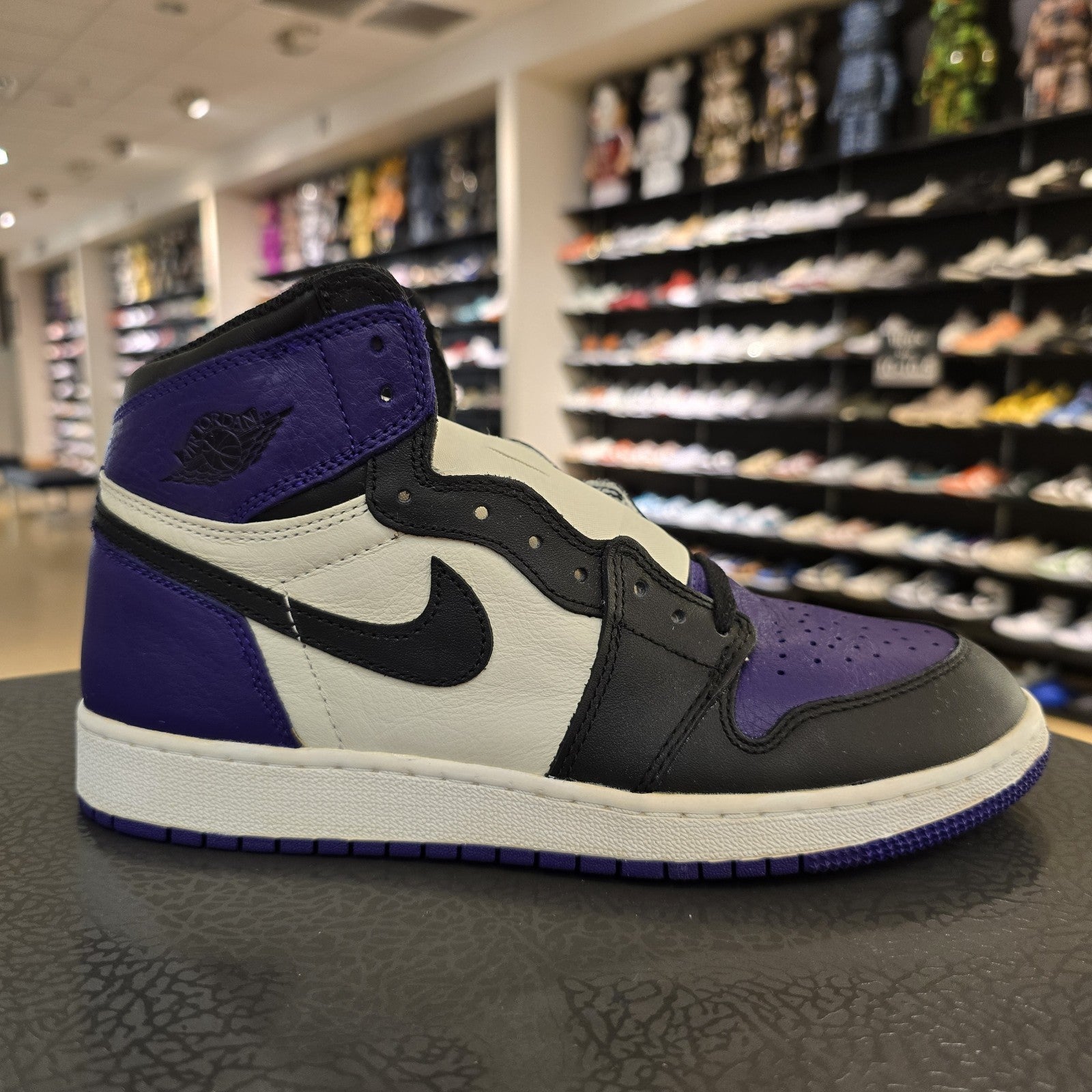 Size 7Y - Air Jordan 1 Retro High Court Purple GS
