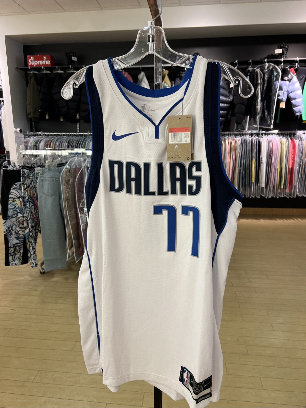 Nike Dallas Mavericks Luka Doncic Swingman Association Jersey Sz L