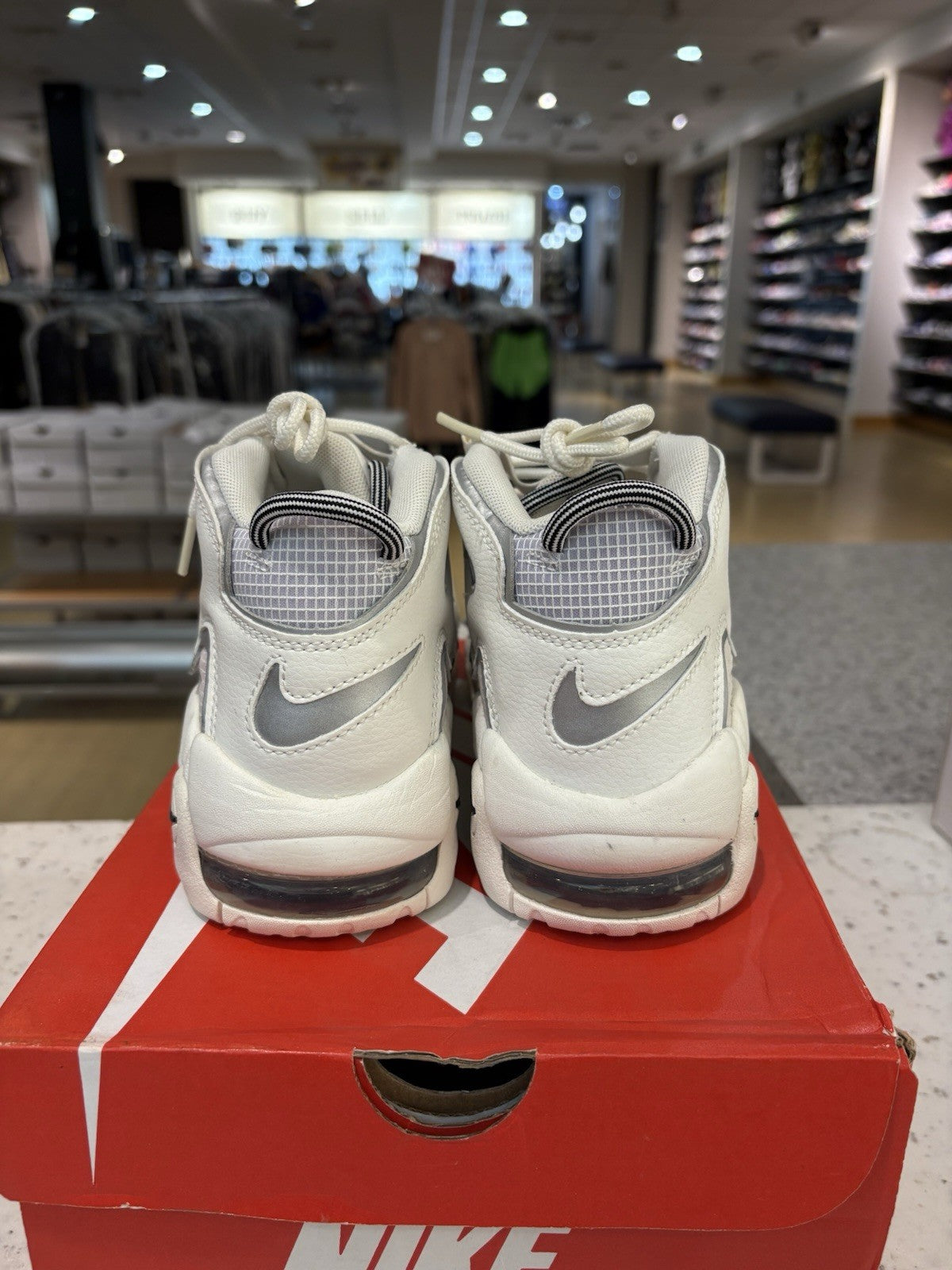 Nike Air More Uptempo 96 QS Thank You, Wilson (GS) Size 4Y DEFECT