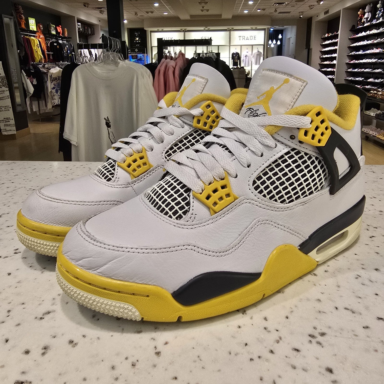Size 8 - Women's Air Jordan 4 Retro Vivid Sulfur AQ9129-101