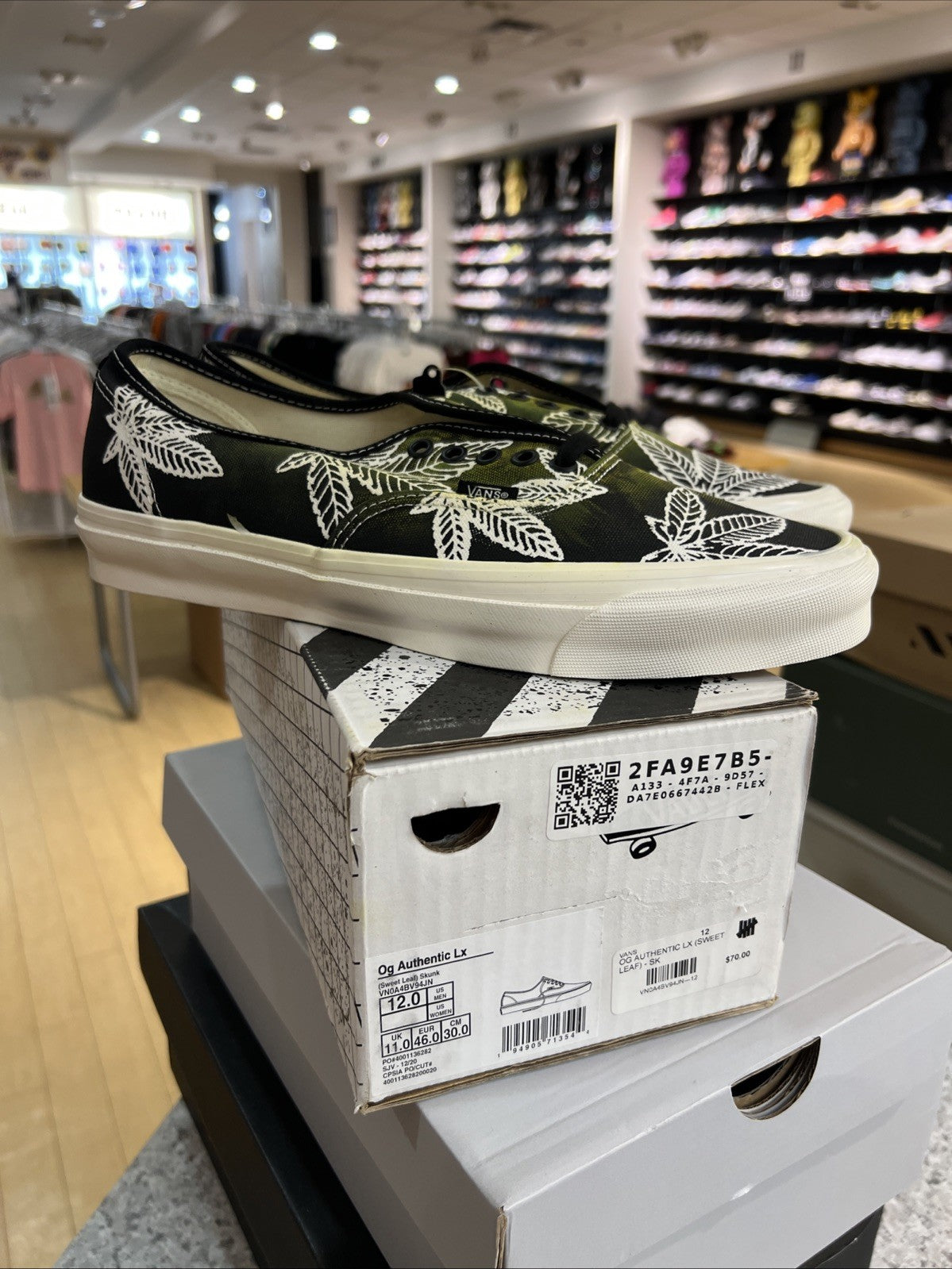 Vans Og Authentic Lx Sweet Leaf Skunk VN0A4BV94JN Sz 12 DEFECT