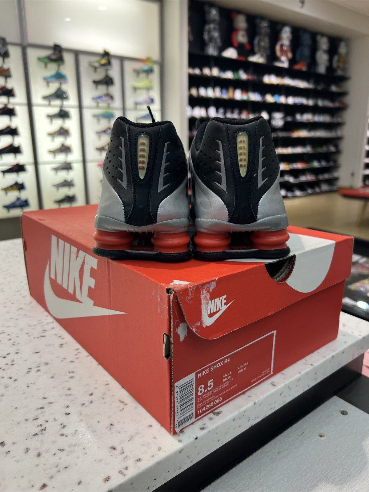 Nike Shox R4 Athletic Shoes Black Silver Orange Sz 8.5