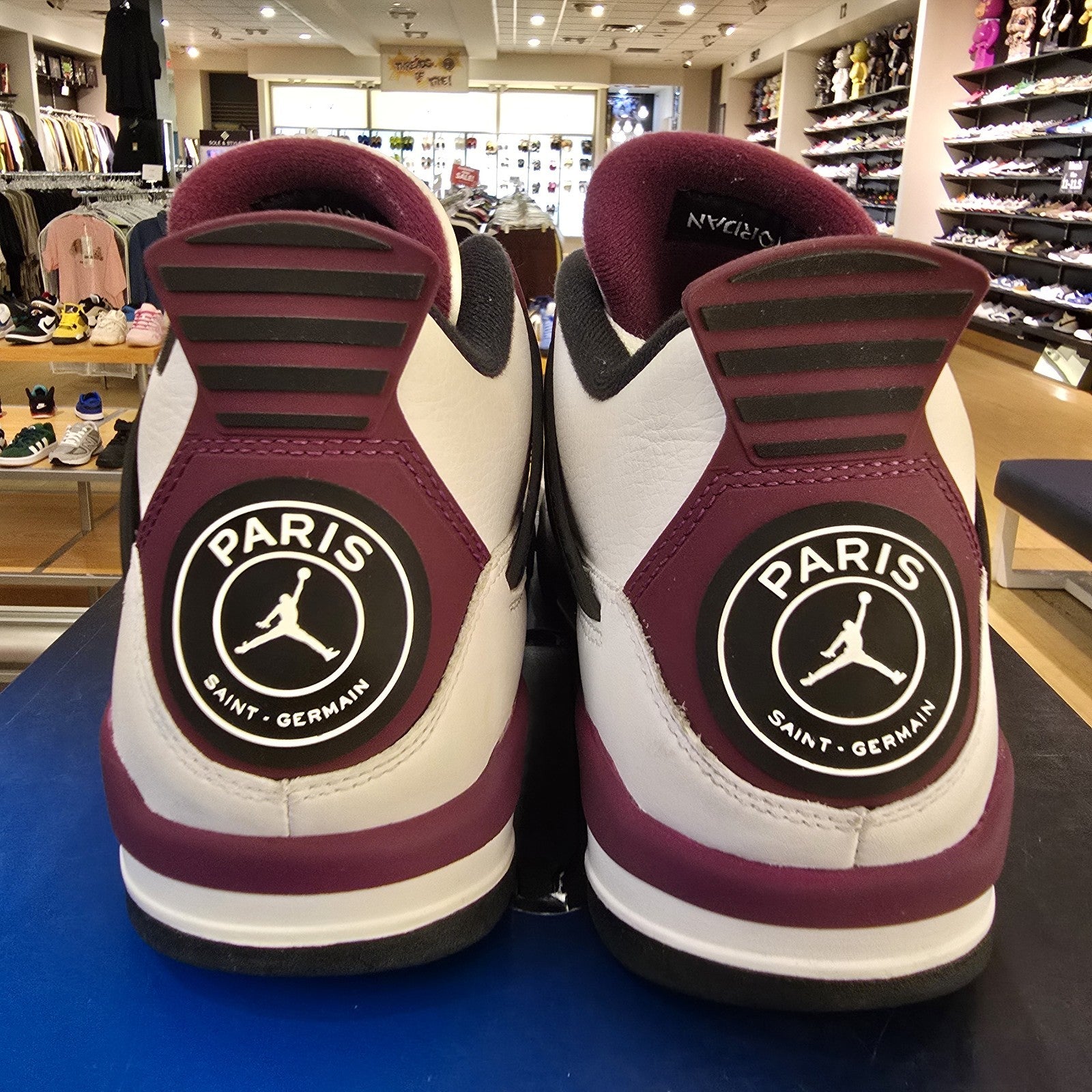Size 9 - Jordan 4 Retro x Paris Saint-Germain Bordeaux 2020