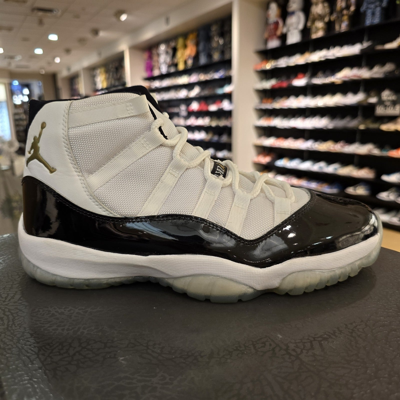 Size 10.5 - Air Jordan 11 Retro Concord - Defining Moments Pack