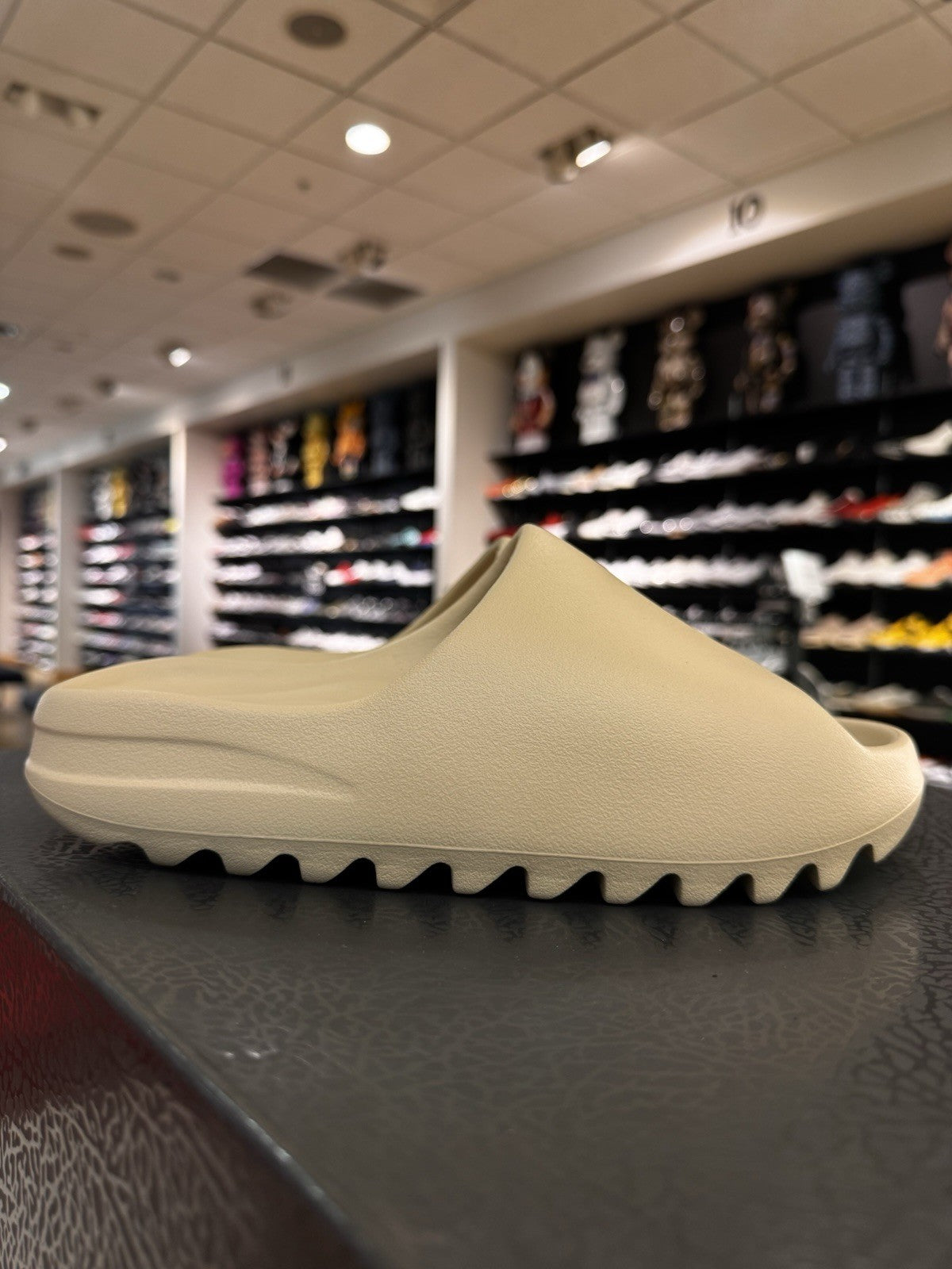 Adidas Yeezy Slide Bone 22/23 Restock Size 8