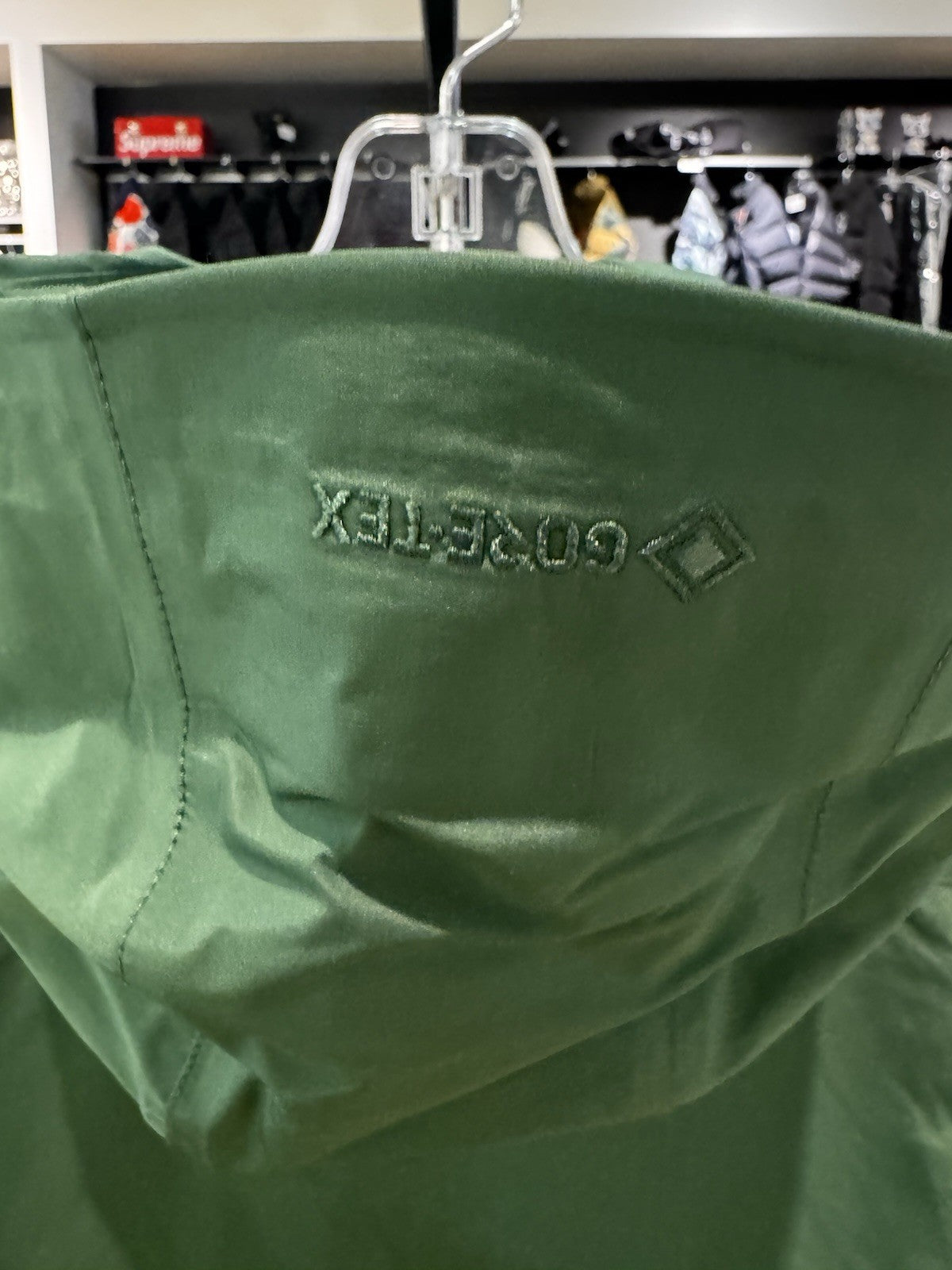Supreme Gore-Tex Taped Seam Shell Jacket Green Size Small