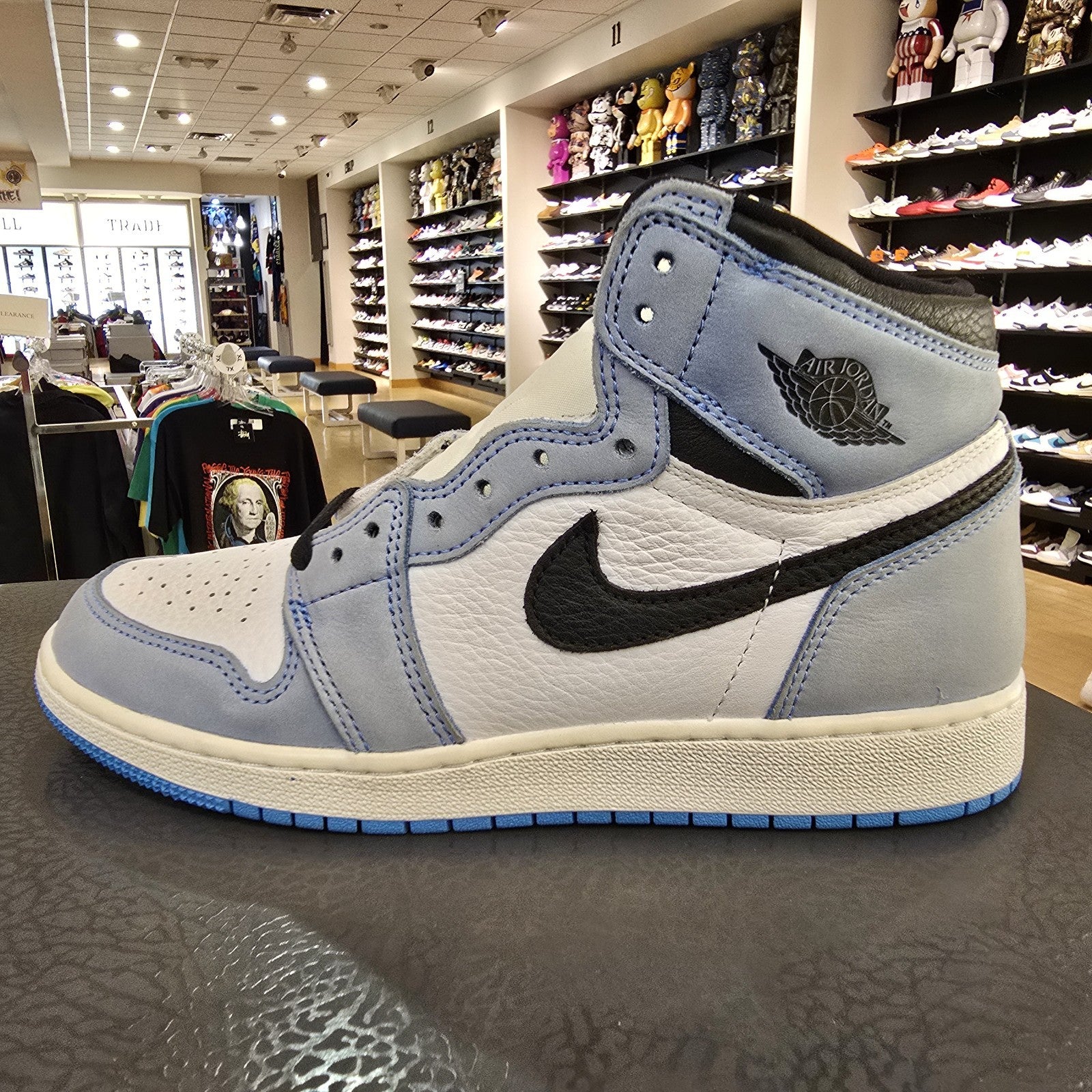 Size 7Y - Jordan 1 Retro OG High University Blue