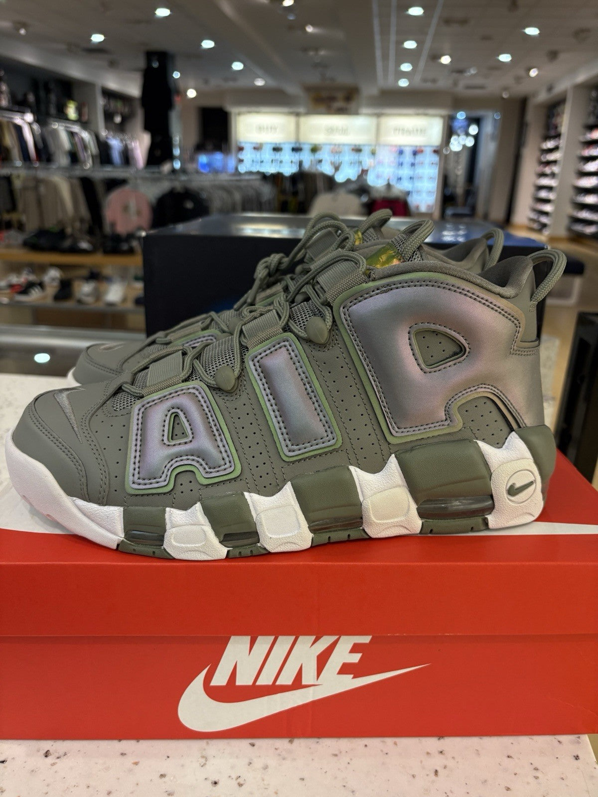 Nike Air More Uptempo Shine Women’s Size 12 DEFECT