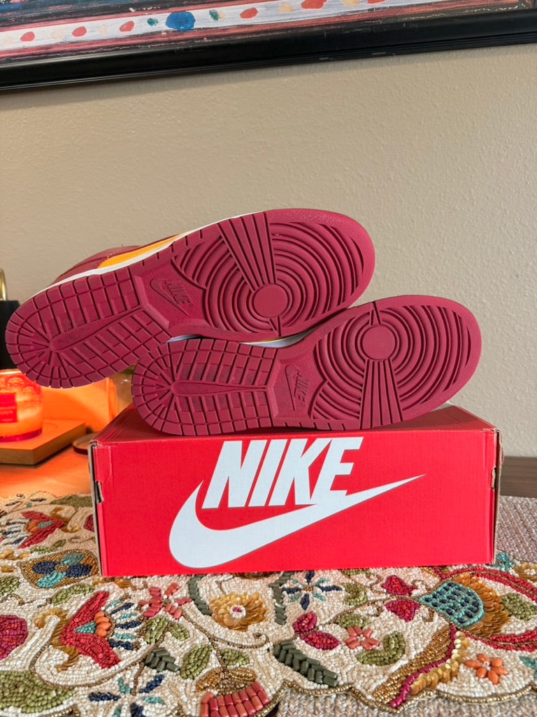 Dunk Low Midas Gold Size 13 USED
