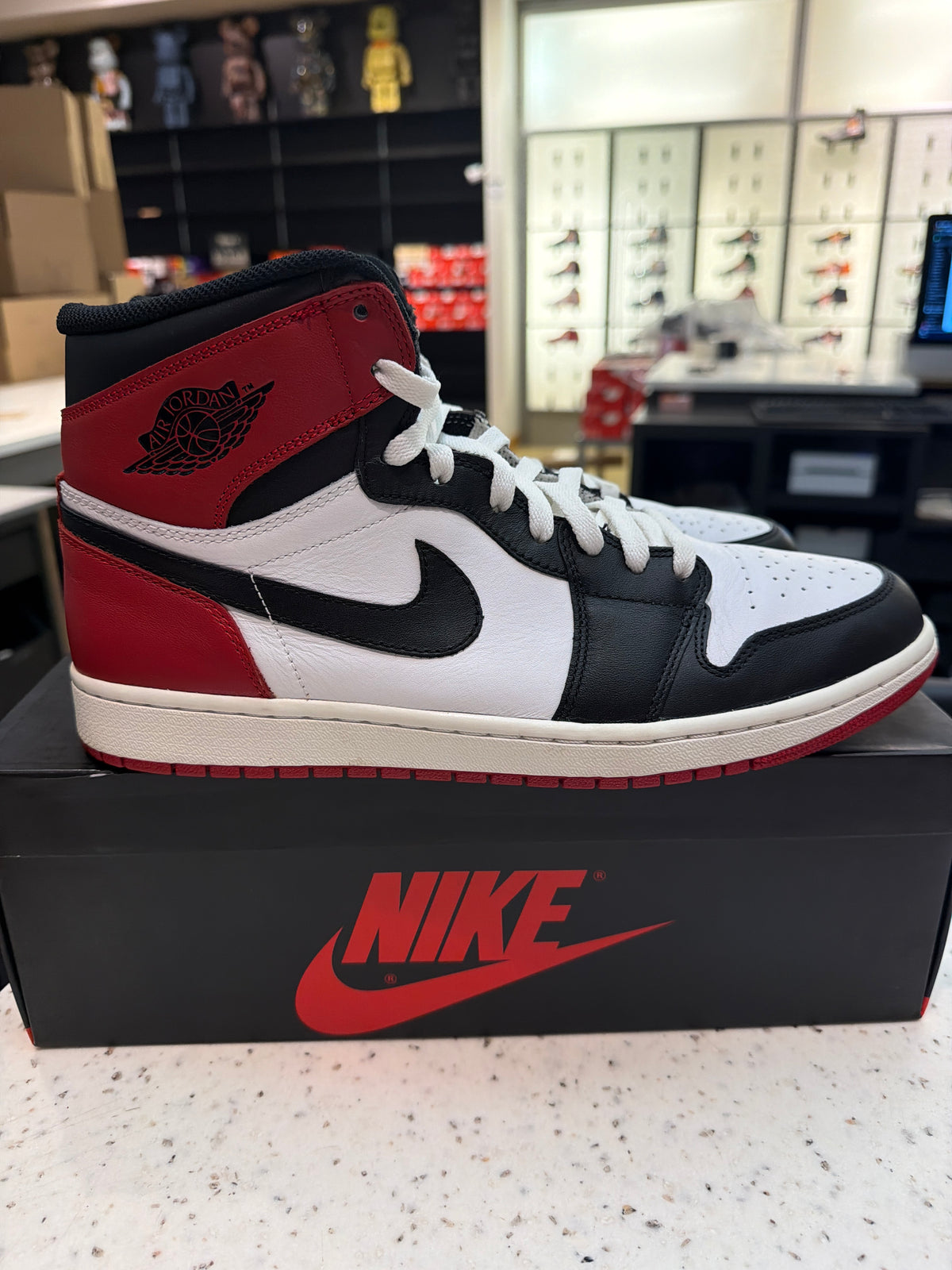 Jordan 1 Retro Black Toe (2013) SZ 11.5 USED