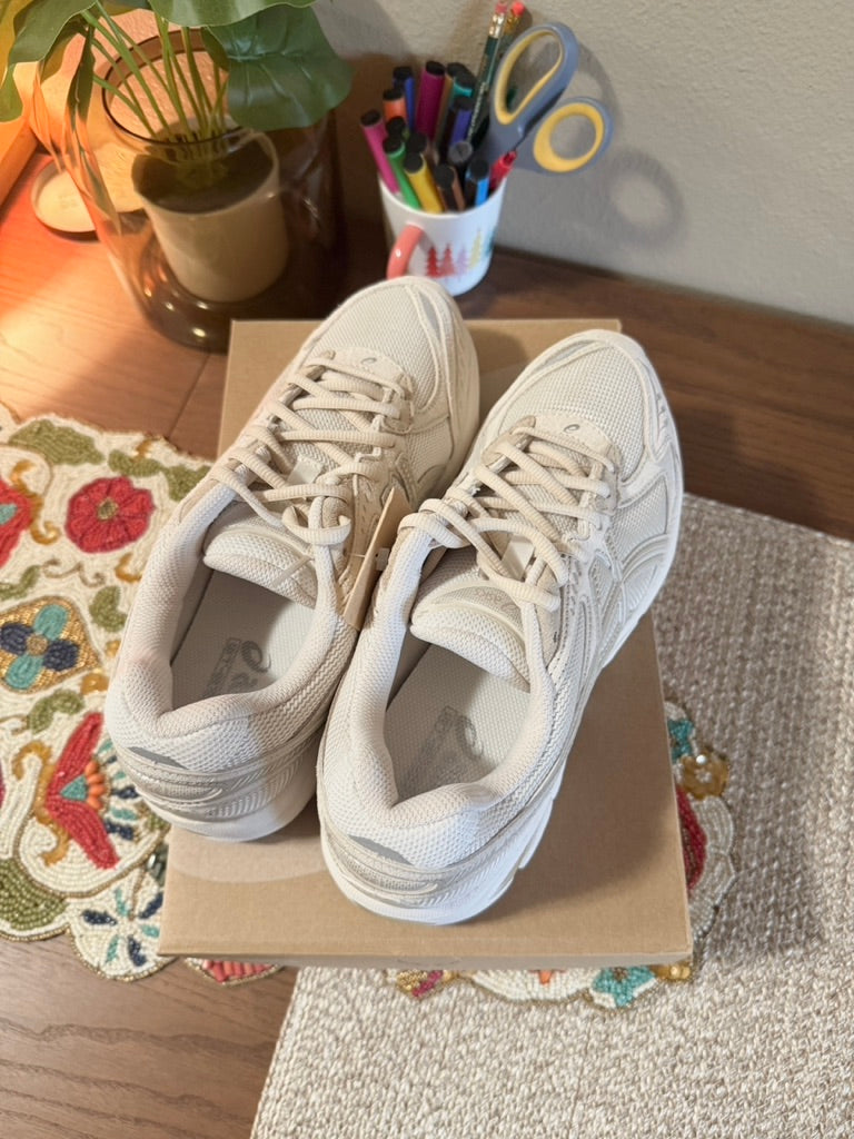Asics GT-2160 Cream Feather Grey Size 8.5