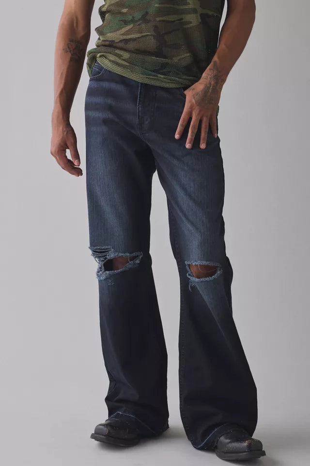 BDG Slacker Destructed Relaxed Flare Jeans Washed Black Sz 34x30