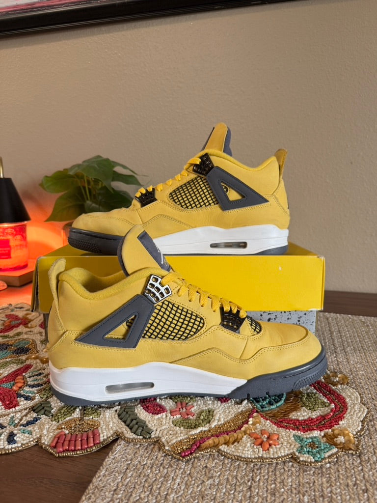 Jordan 4 Retro Lightning (2021) Size 11 USED