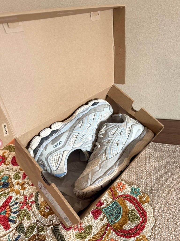 Asics Gel NYC Ivory / Mid Grey Size 11 USED
