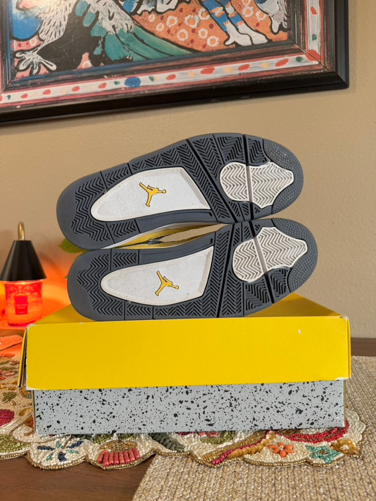 Jordan 4 Retro Lightning (2021) Size 11 USED