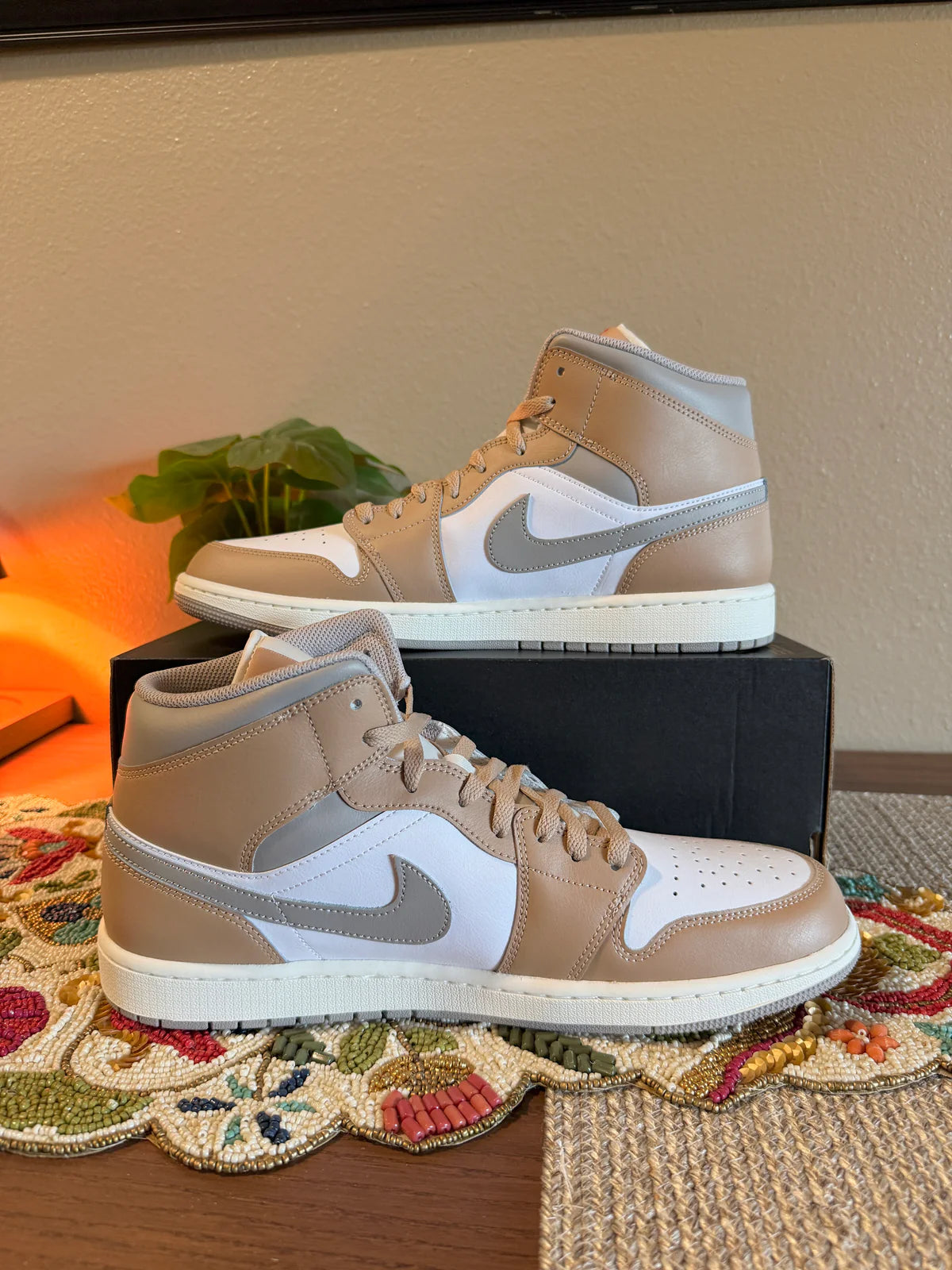 Jordan 1 Mid Rattan White College Grey Size 11 MISSING LID