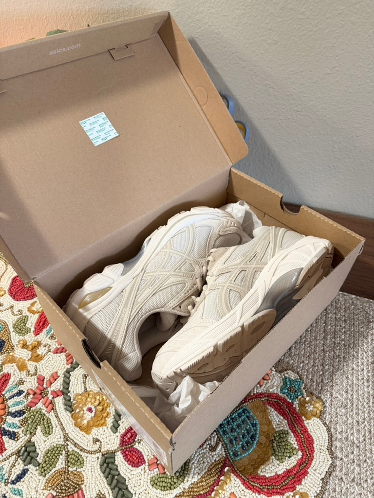 Asics GT-2160 Cream Feather Grey Size 8.5