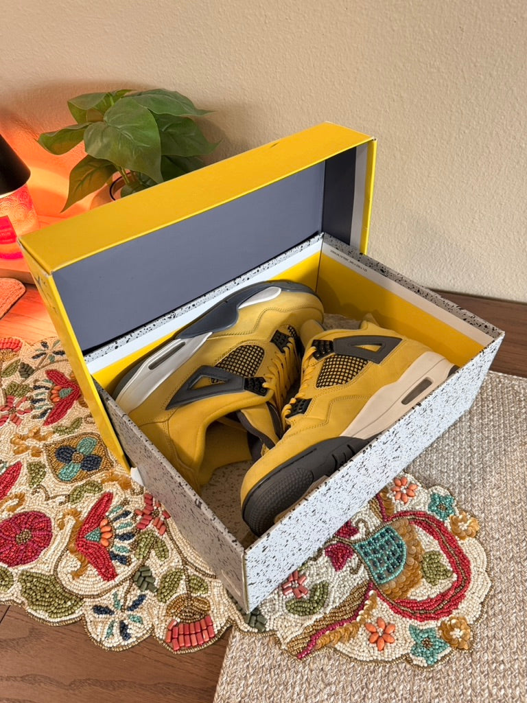 Jordan 4 Retro Lightning (2021) Size 11 USED
