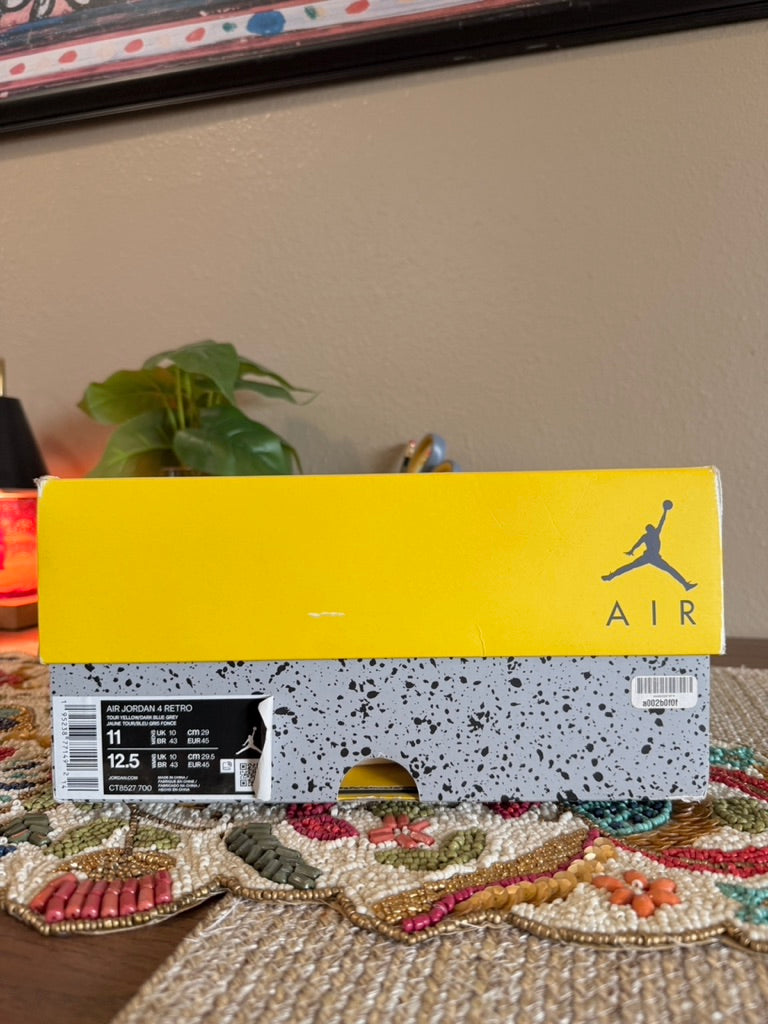 Jordan 4 Retro Lightning (2021) Size 11 USED