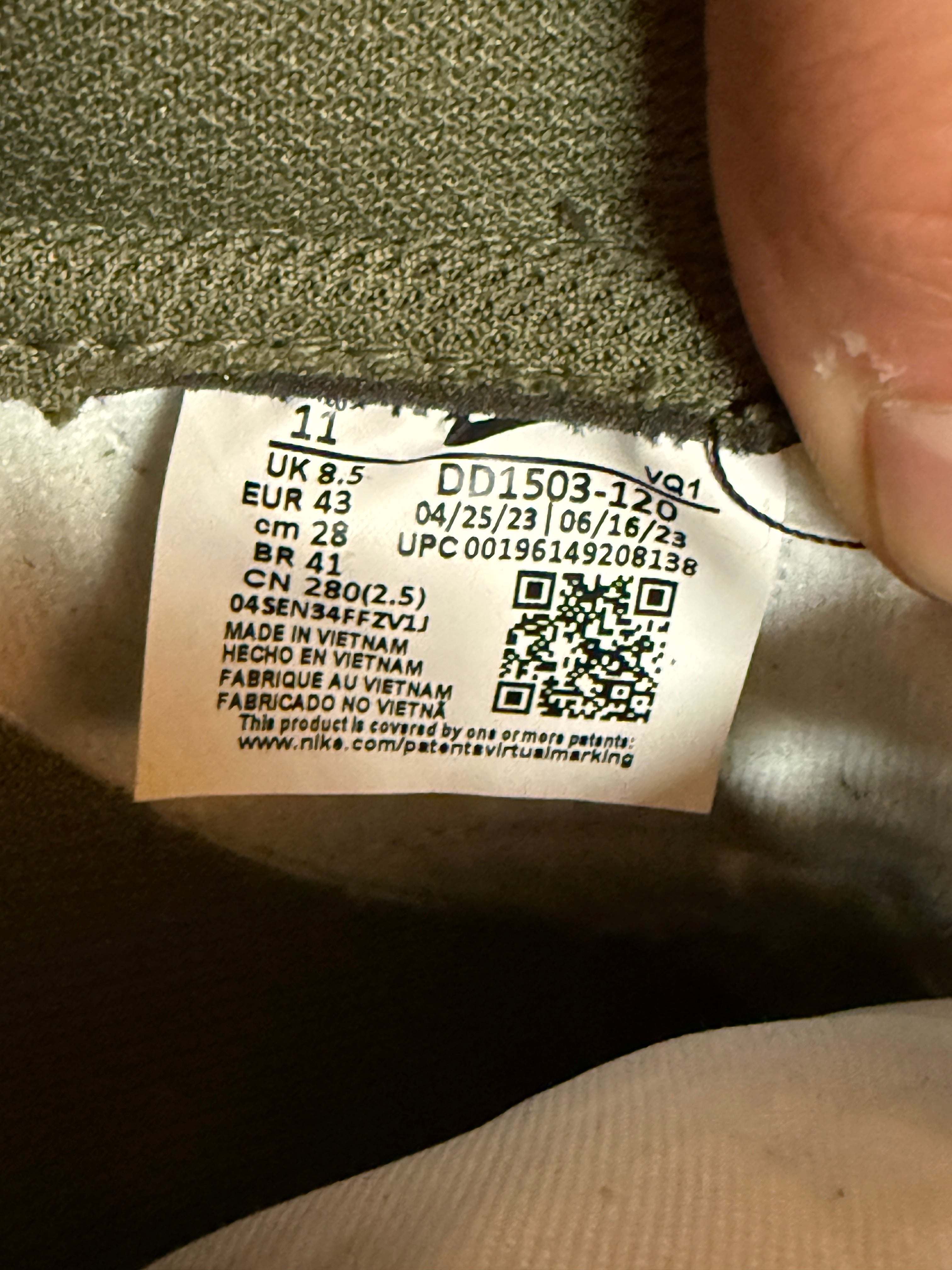 Nike Dunk Low Medium Olive Size 9.5M / 11W