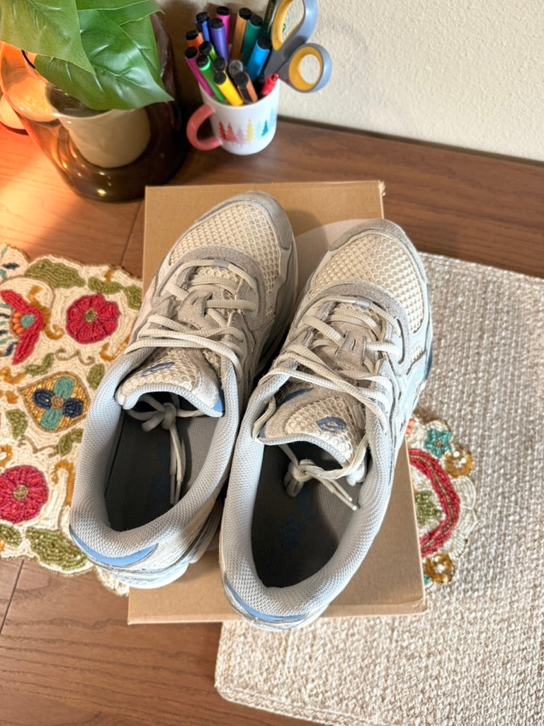 Asics Gel NYC Ivory / Mid Grey Size 11 USED