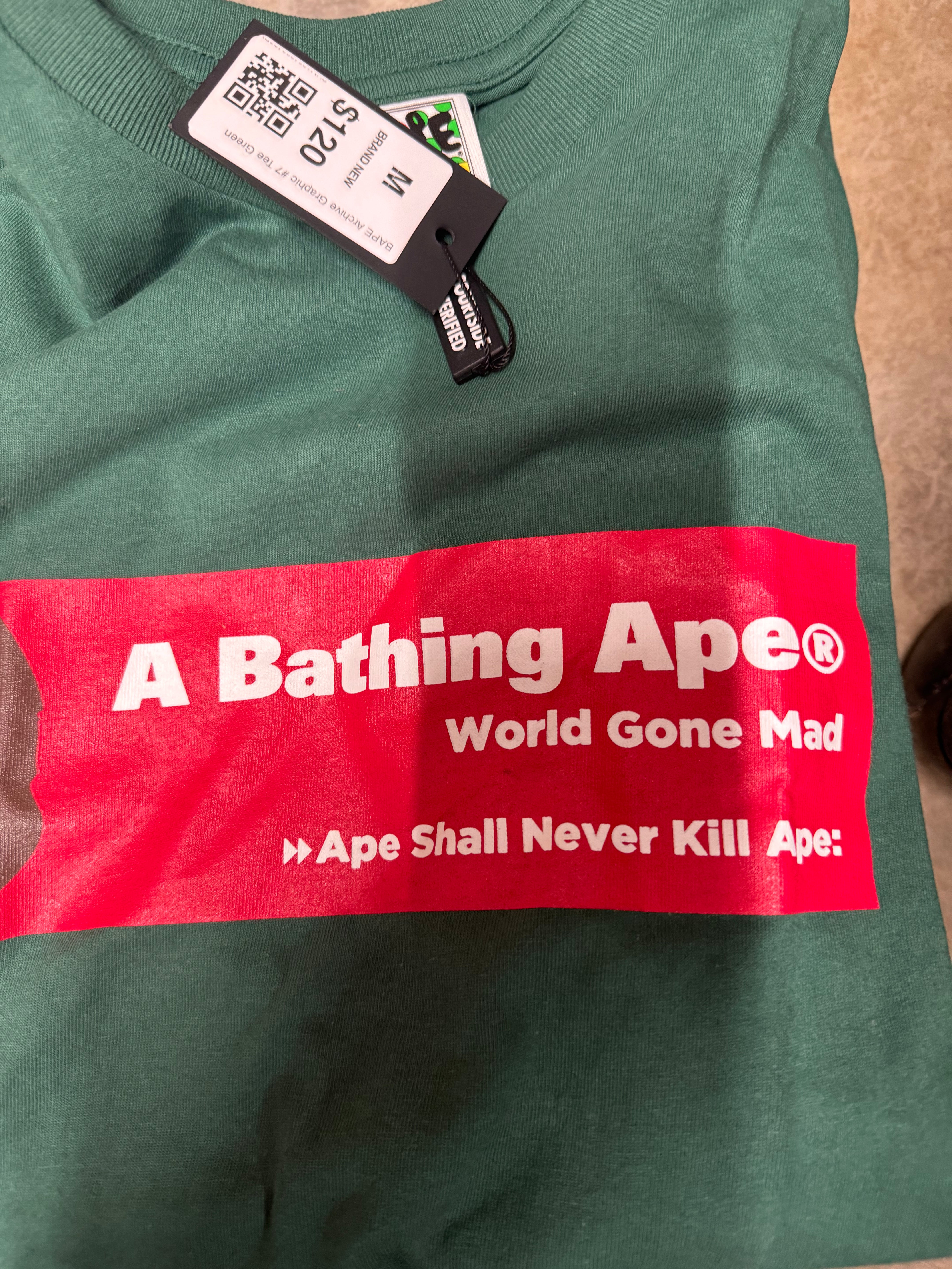 Bape A world Gone Mad Sz Medium