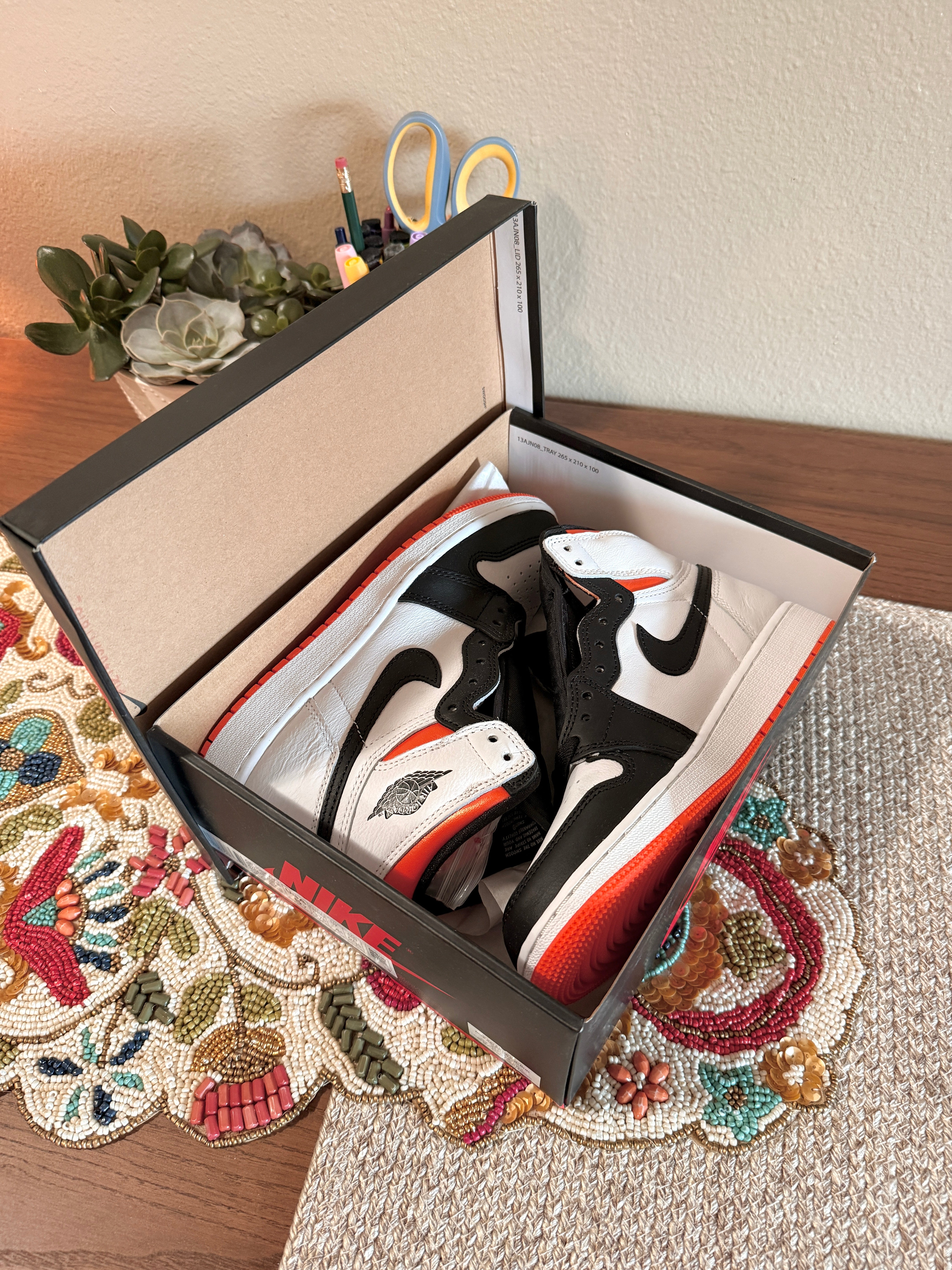 Jordan 1 High OG Electro Orange (GS) Size 5Y