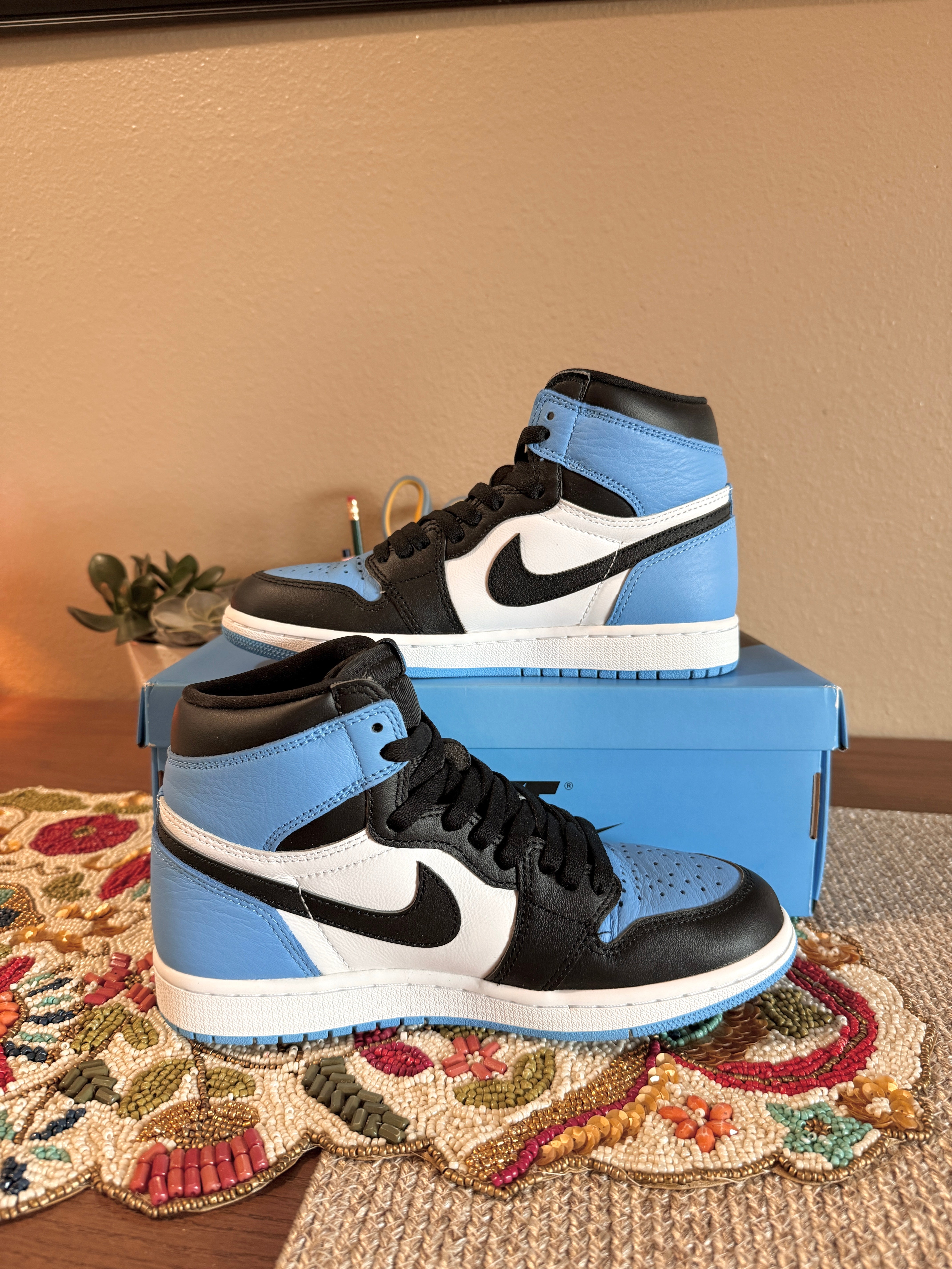 Jordan 1 Retro High OG UNC Toe Size 6 USED
