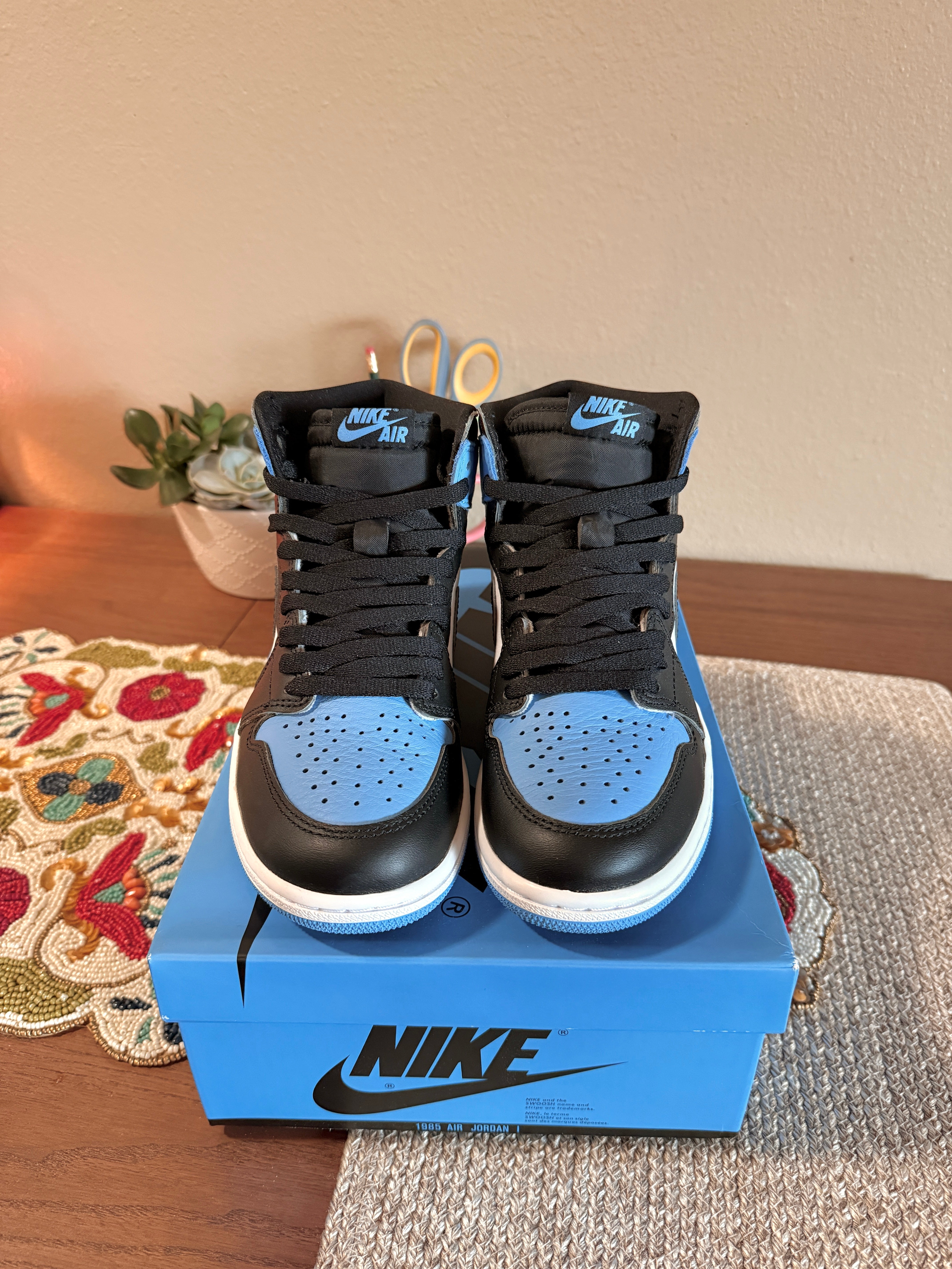 Jordan 1 Retro High OG UNC Toe Size 6 USED
