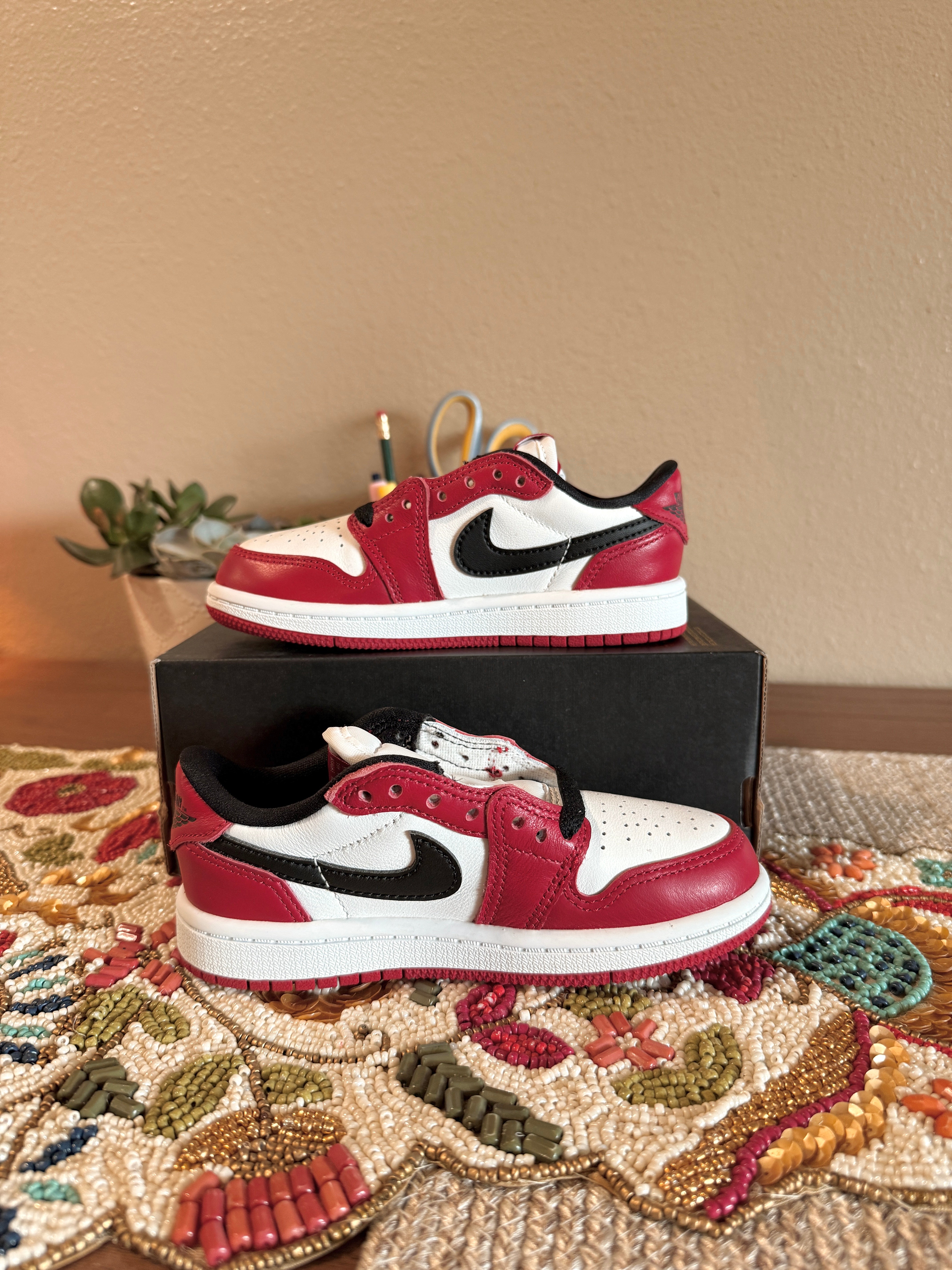 Jordan 1 Retro Low OG Chicago (2025) (PS) Size 10.5C MISSING LID