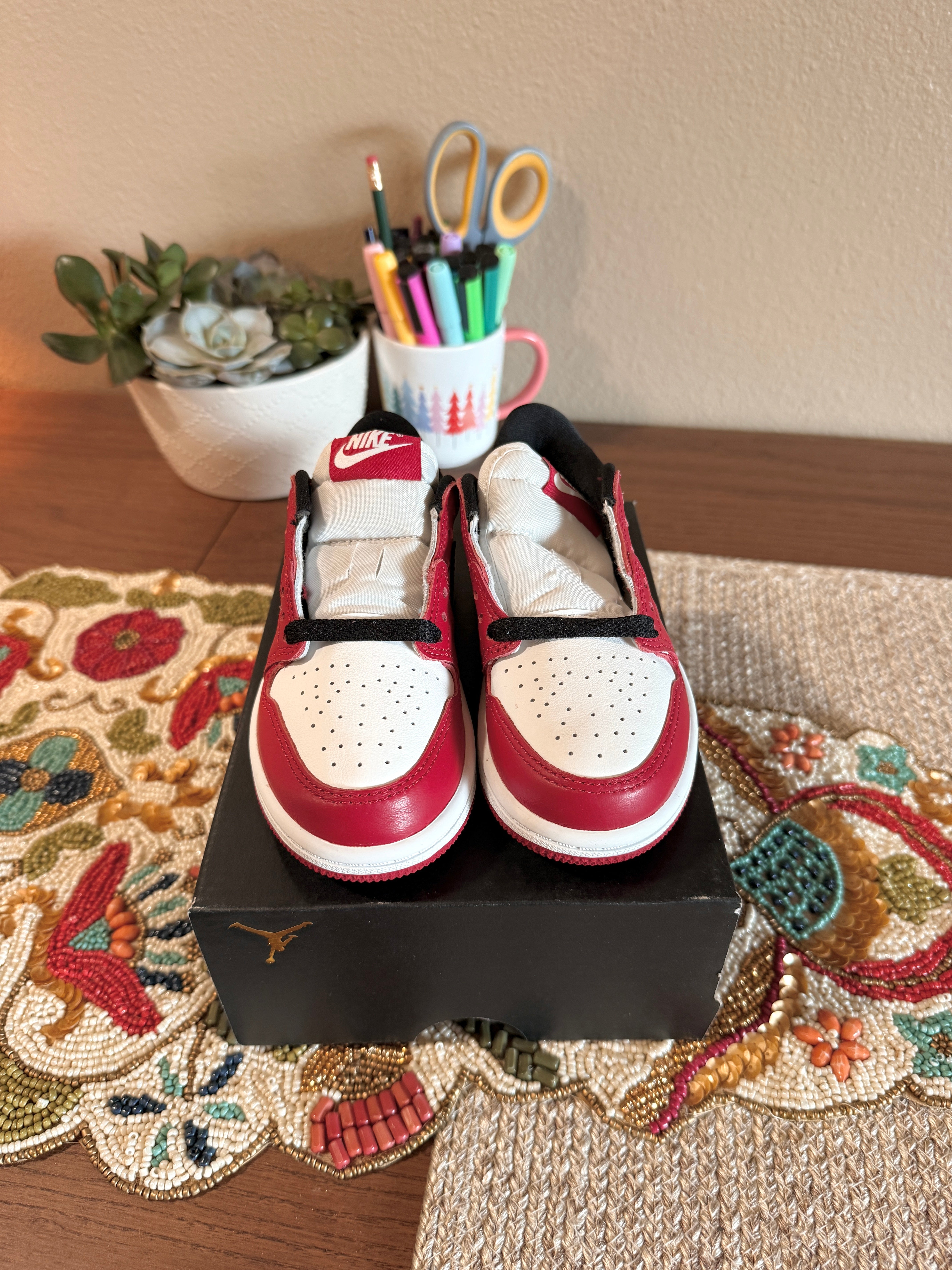 Jordan 1 Retro Low OG Chicago (2025) (PS) Size 10.5C MISSING LID