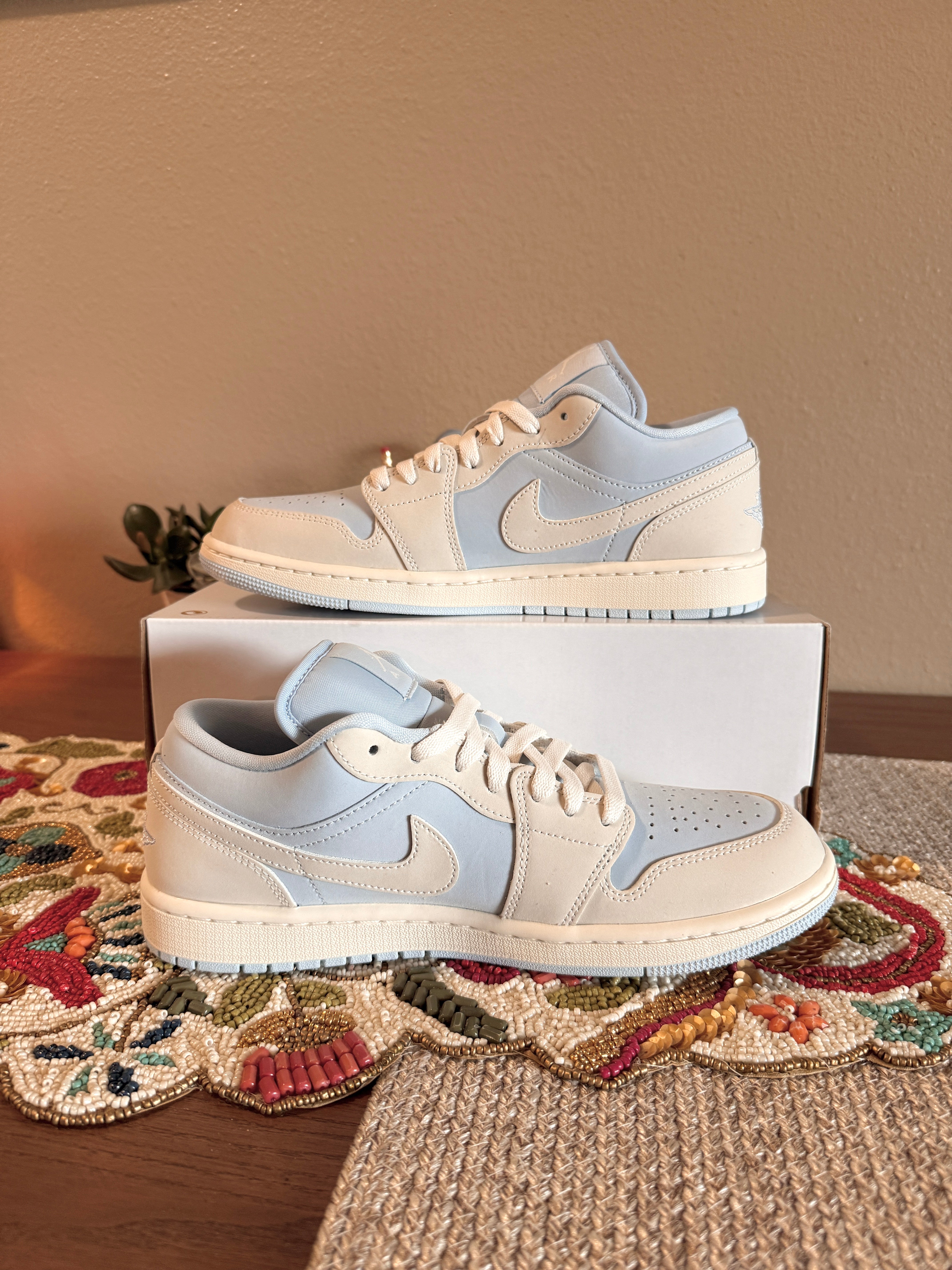 Jordan 1 Low SE Hydrogen Blue Sail Size 8 Men's MISSING LID