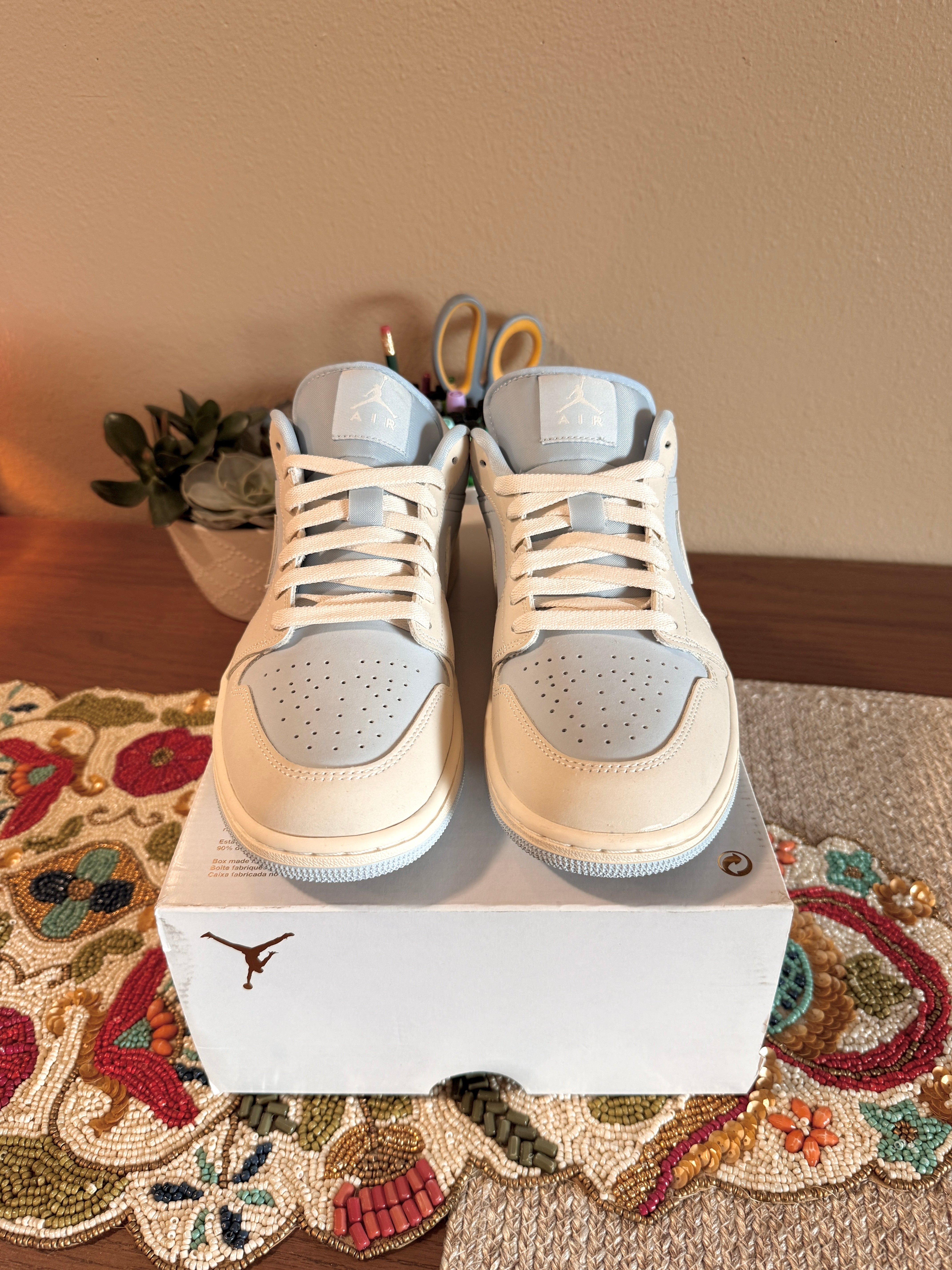 Jordan 1 Low SE Hydrogen Blue Sail Size 8 Men's MISSING LID