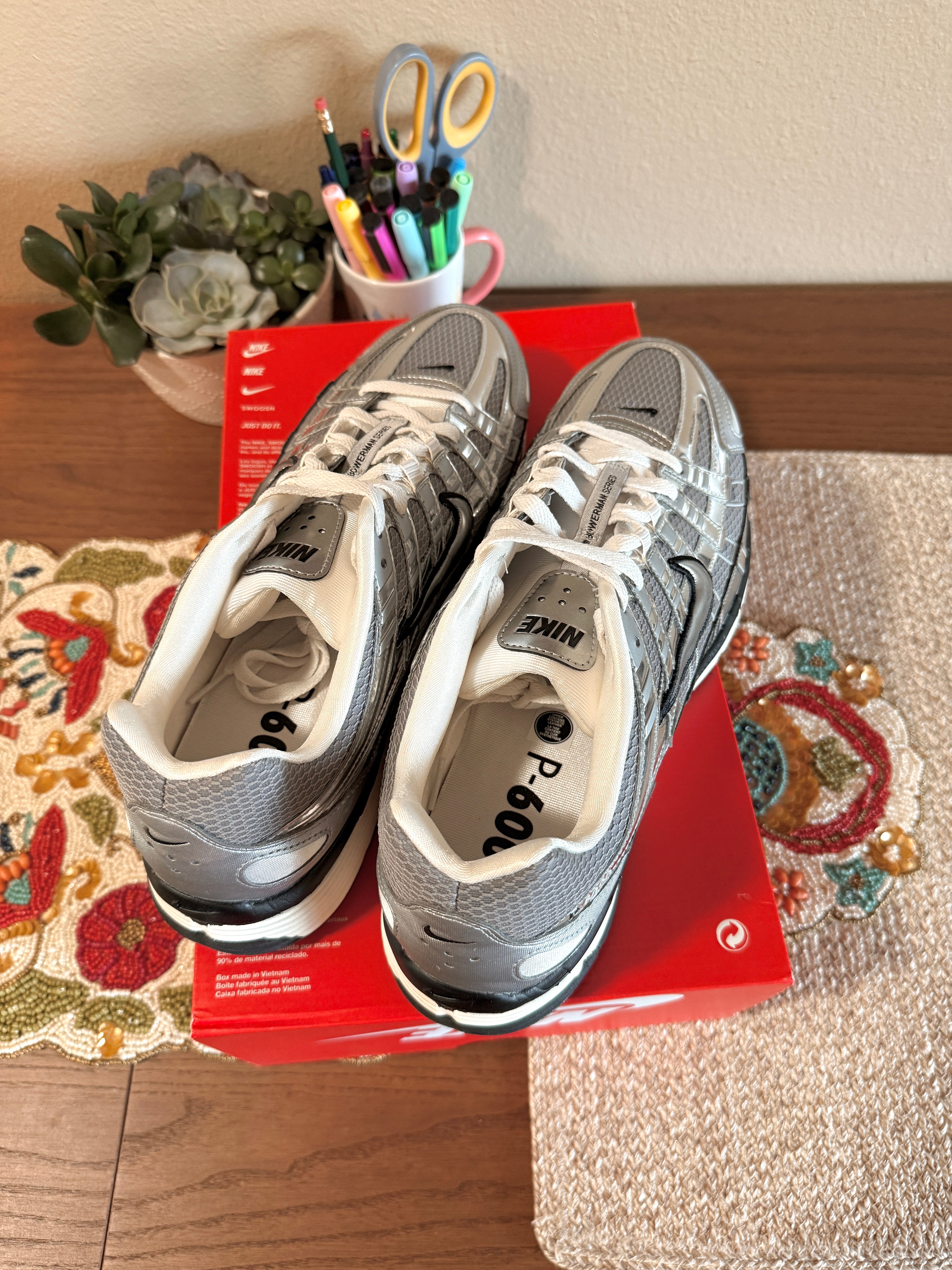 Nike P-6000 Metallic Silver Size 13 MISSING LID