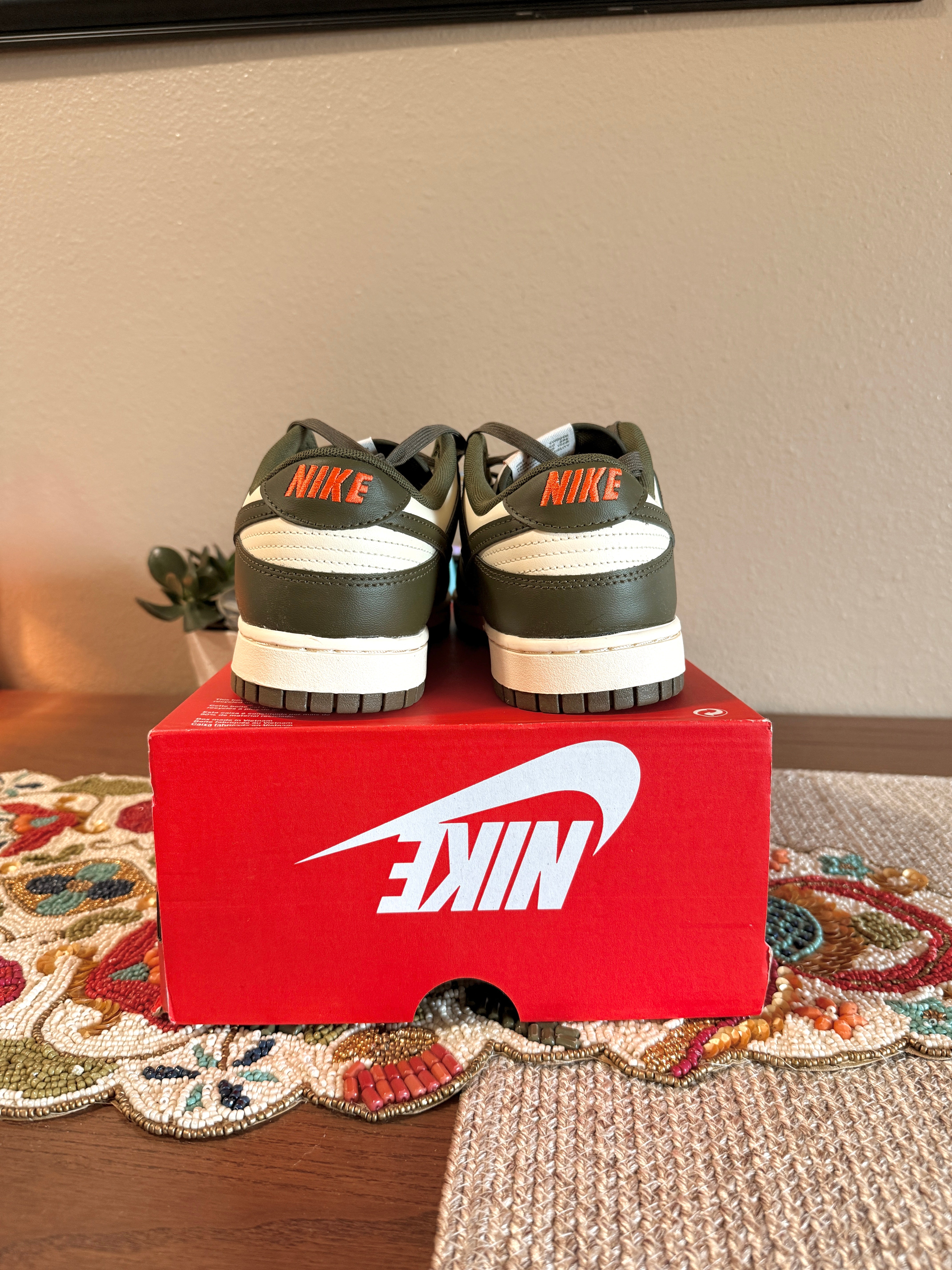 Nike Dunk Low Retro Rough Green Size 11 MISSING LID