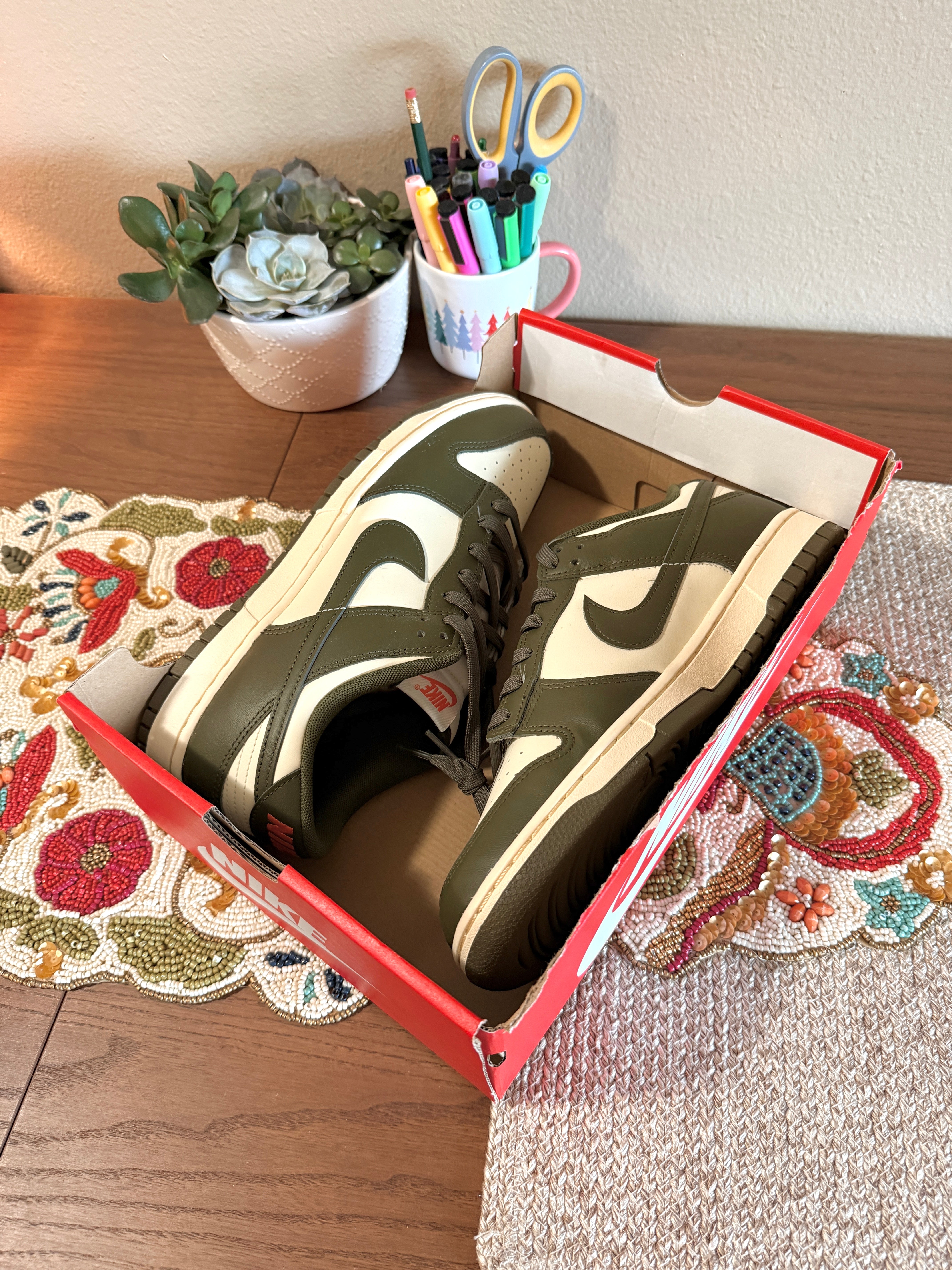Nike Dunk Low Retro Rough Green Size 11 MISSING LID