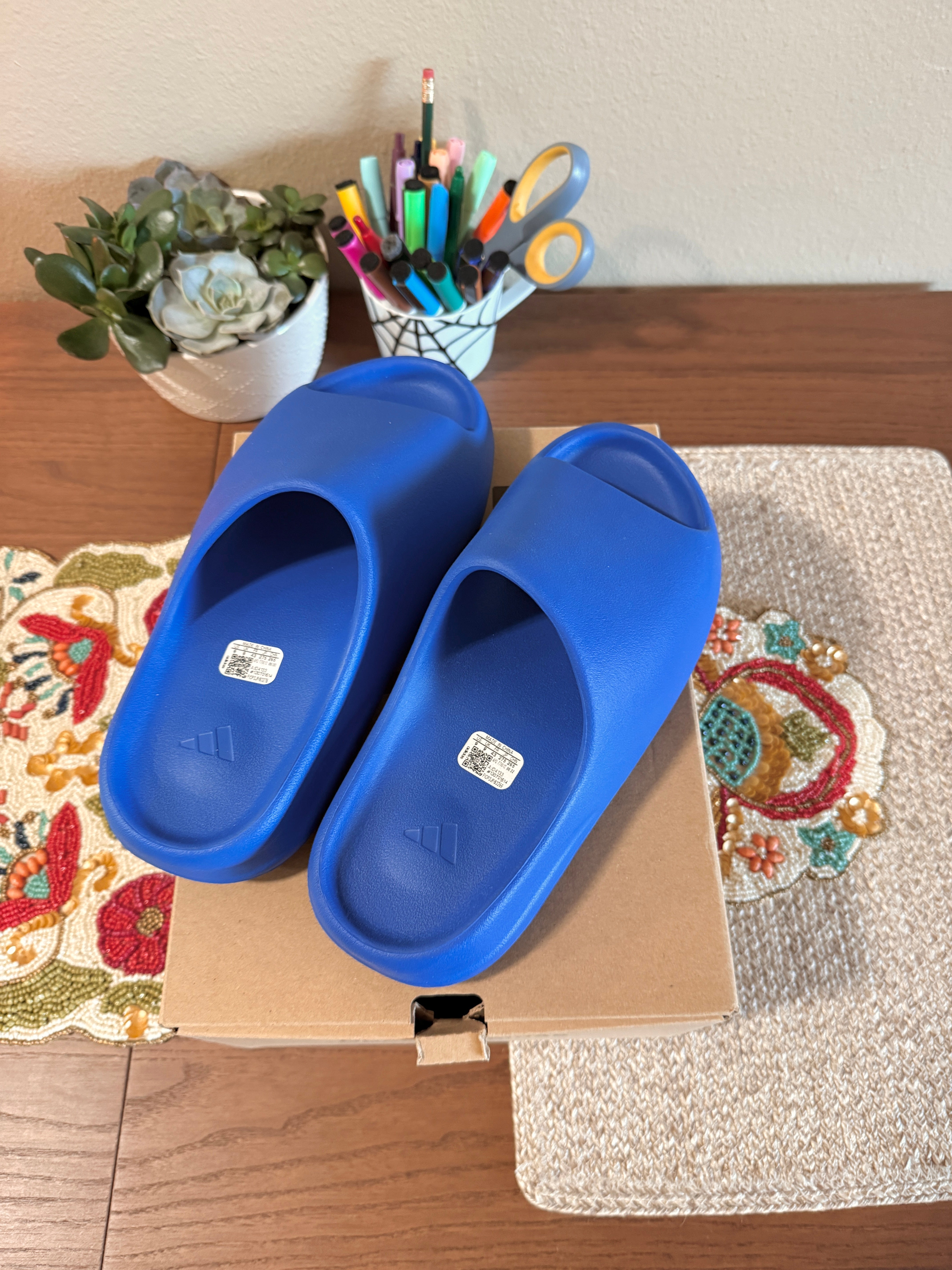 adidas Yeezy Slide Azure Size 9