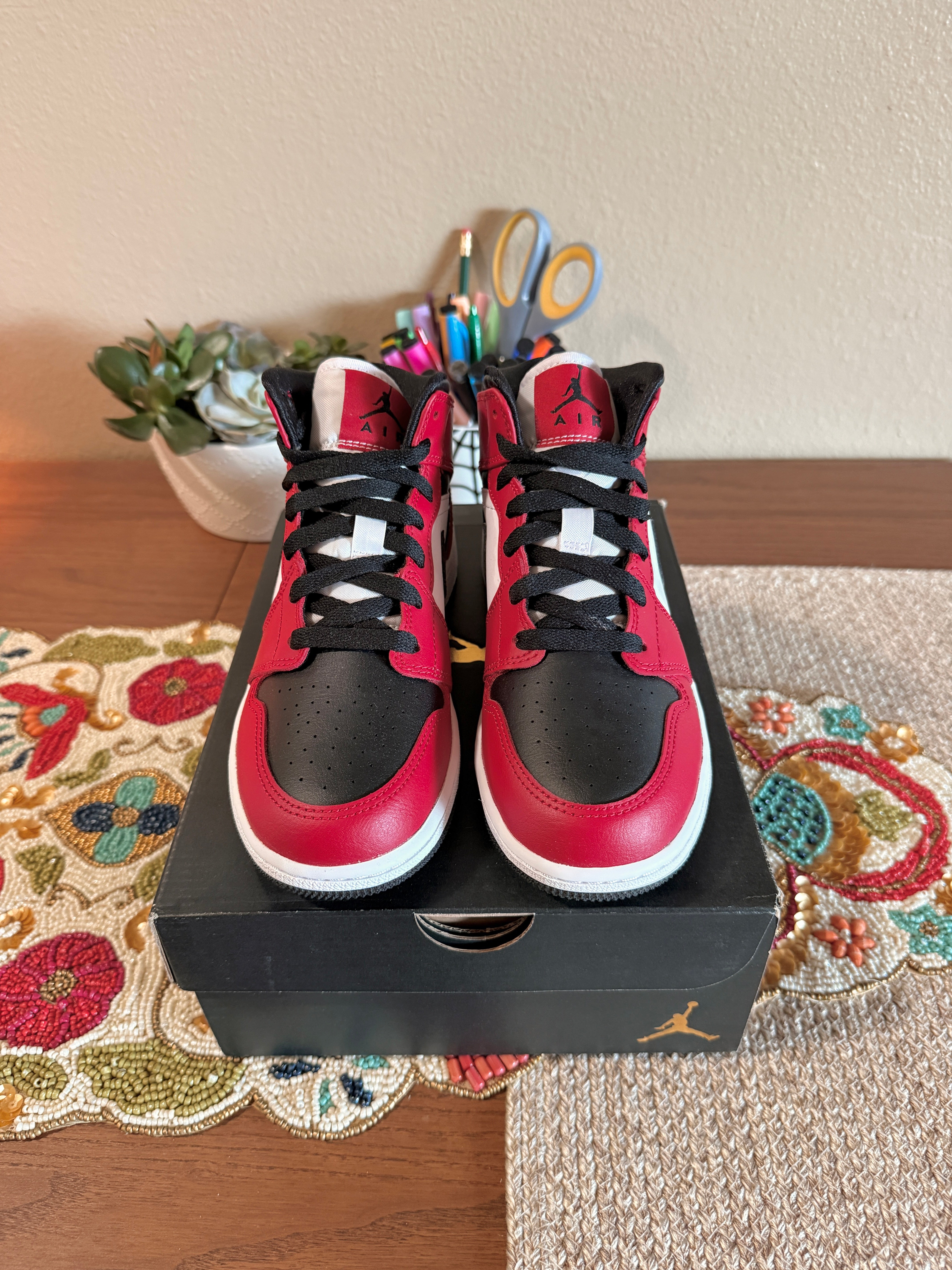 Jordan 1 Mid Chicago Black Toe (GS) Size 4Y