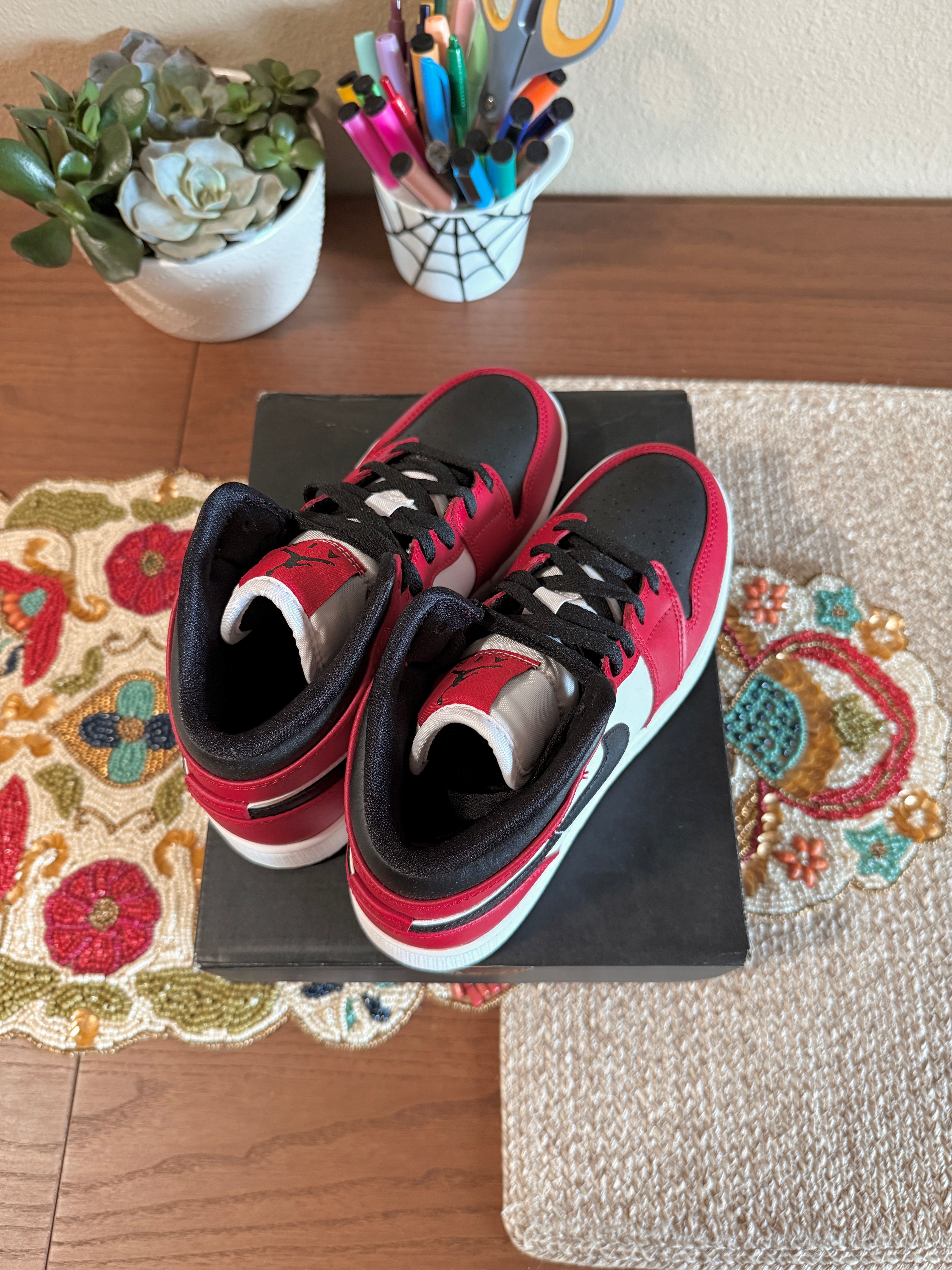Jordan 1 Mid Chicago Black Toe (GS) Size 4Y