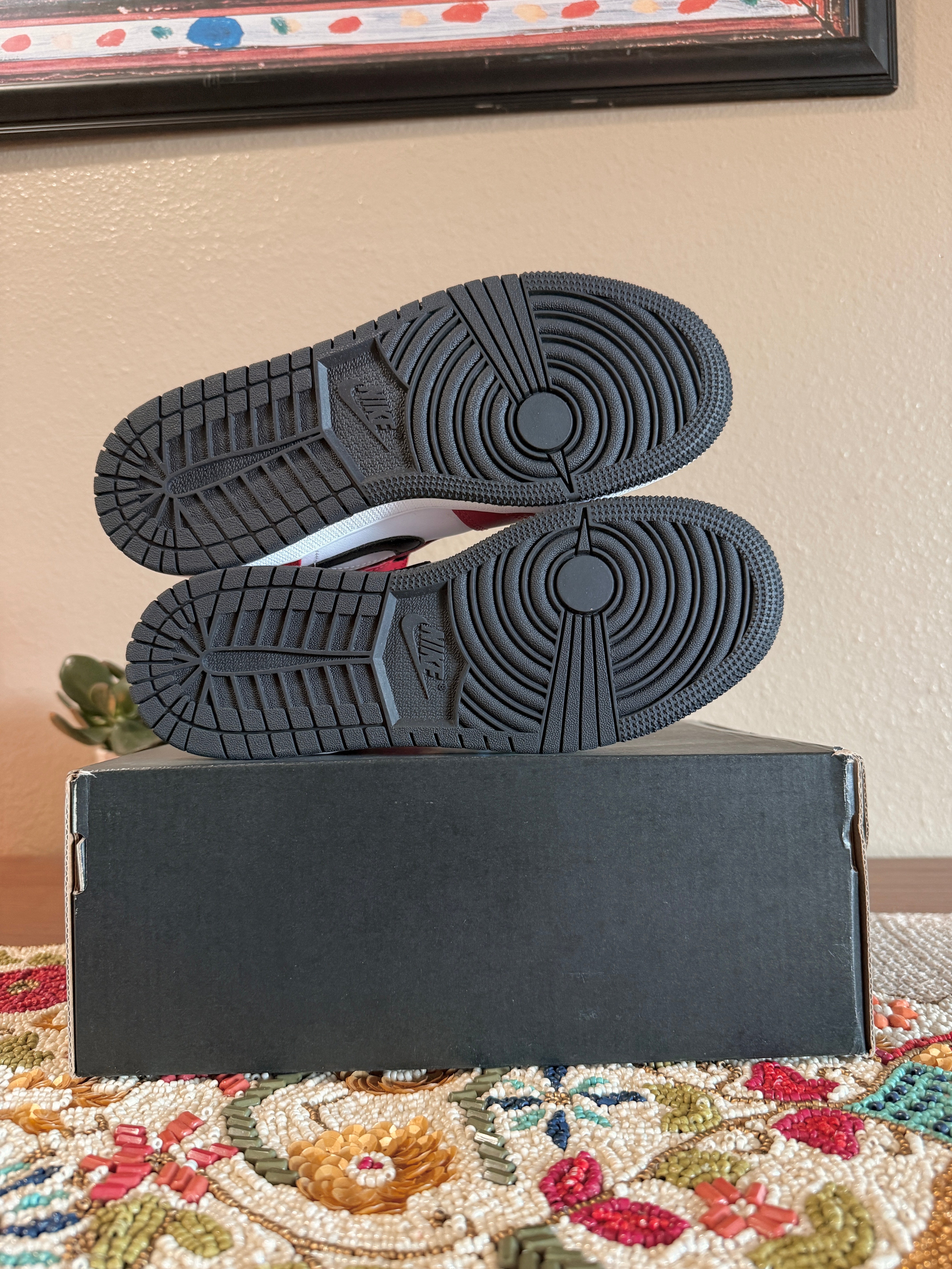 Jordan 1 Mid Chicago Black Toe (GS) Size 4Y